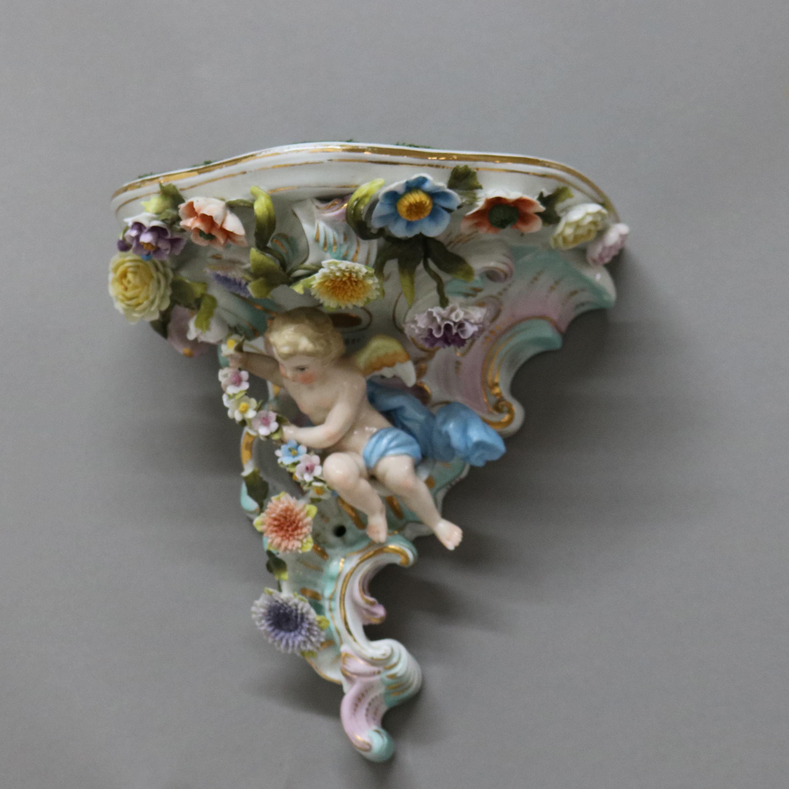 Tedesco Mensola da parete in porcellana dipinta a mano della Scuola di Meissen, Cherubino Figurato e Fiori C1890 in vendita