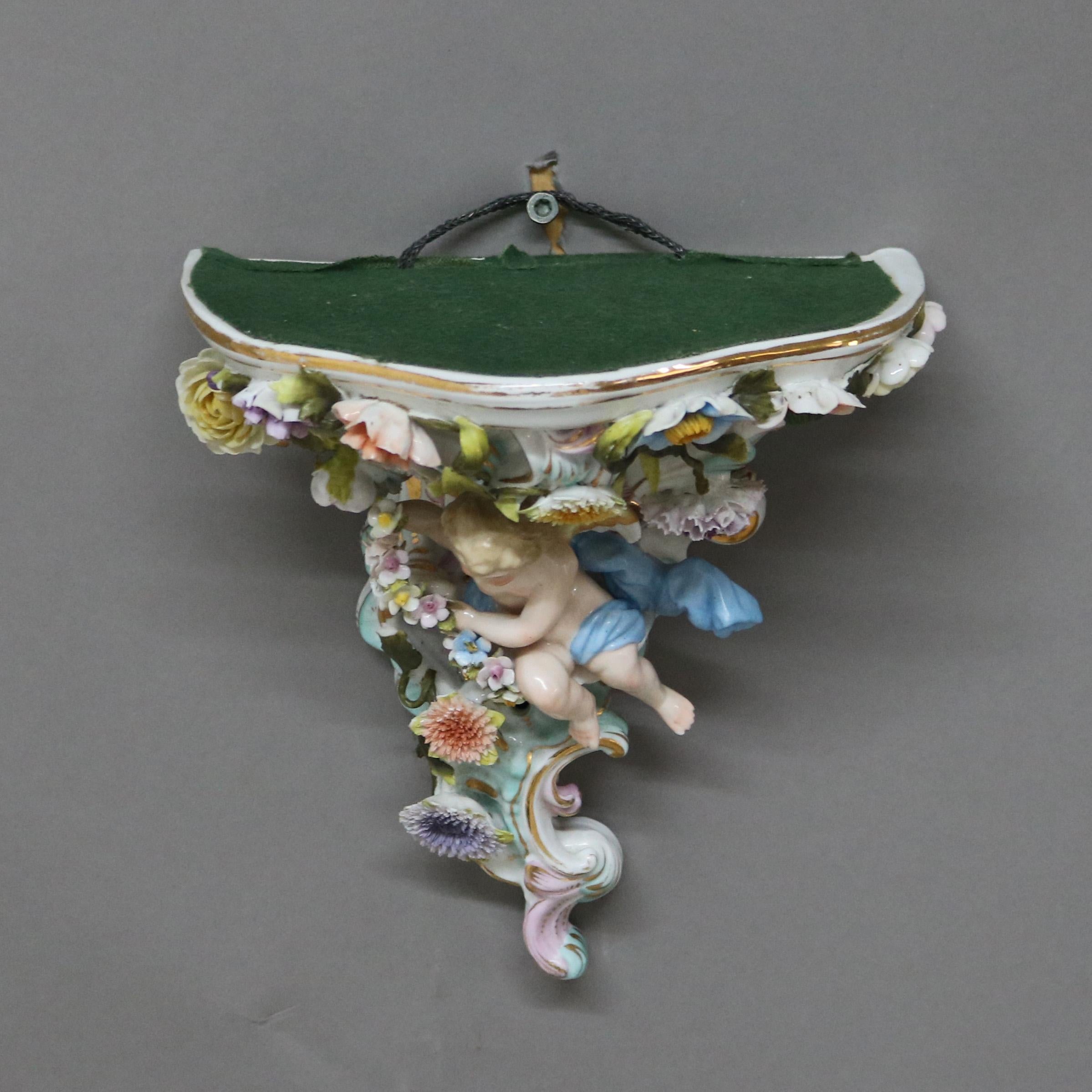 Dipinto a mano Mensola da parete in porcellana dipinta a mano della Scuola di Meissen, Cherubino Figurato e Fiori C1890 in vendita