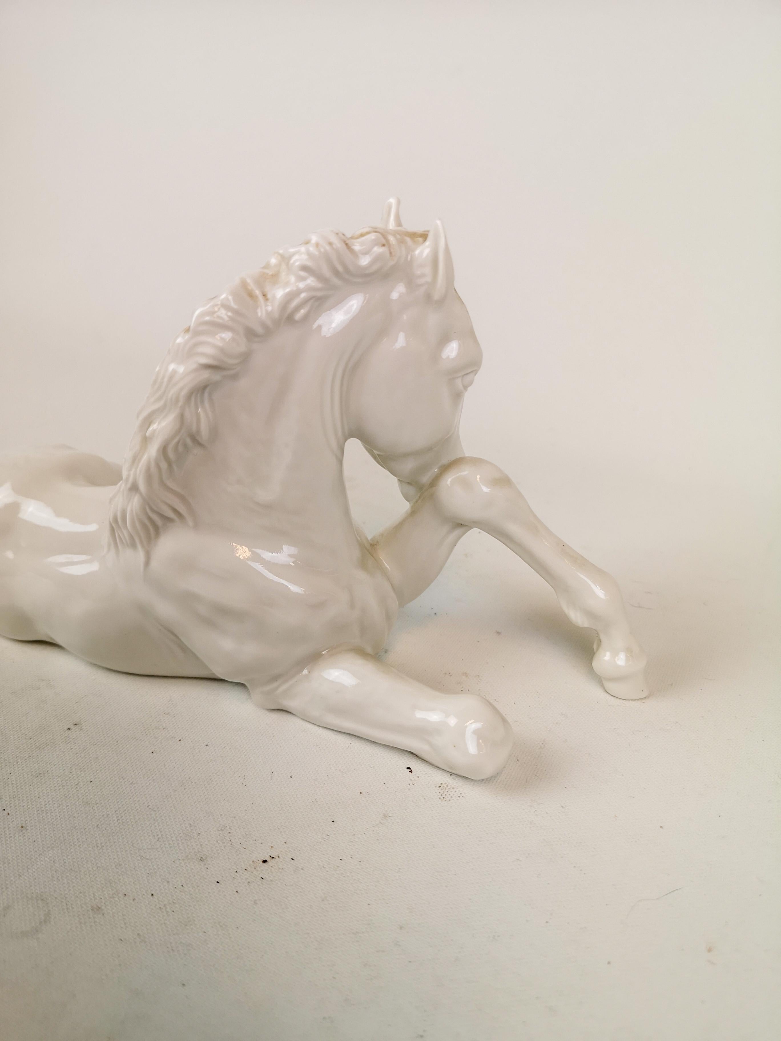 Porcellana Scultura di Meissen raffigurante un cavallo Erich Oehme, anni '40