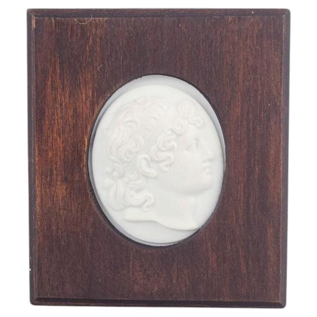 Meissen. Small biscuit plaque with double-sided classical profile portraits. For Sale