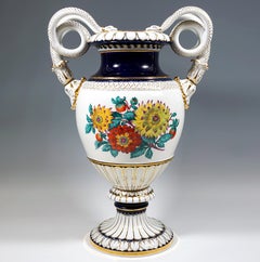 Meissener Schlangengriff-Vase mit Blumenstrauß-Gemälde, von Leuteritz, um 1880