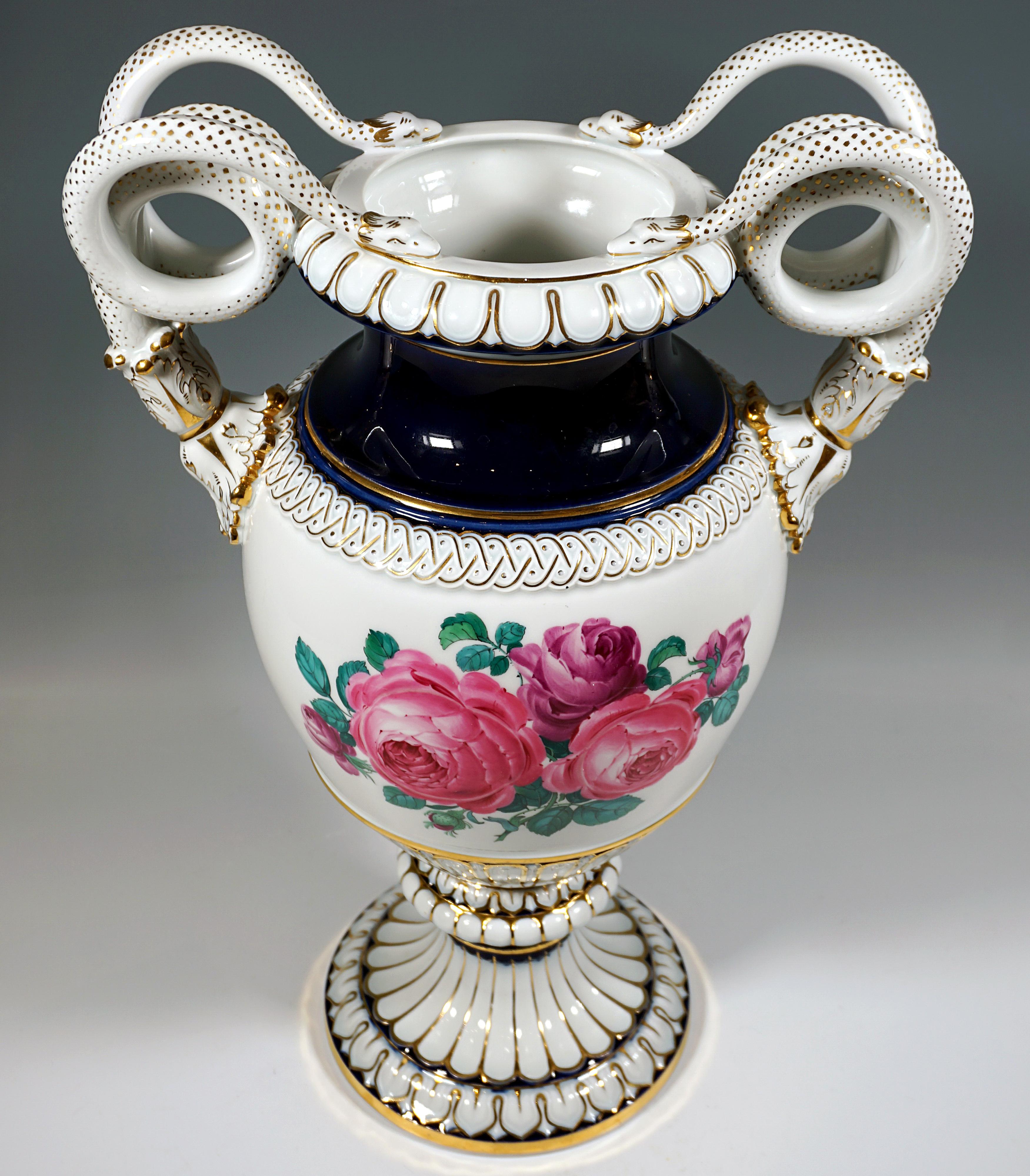 Jarrón Meissen con asa de serpiente y pintura de boquet de flores, de Leuteritz, ca. 1880 Alemán en venta
