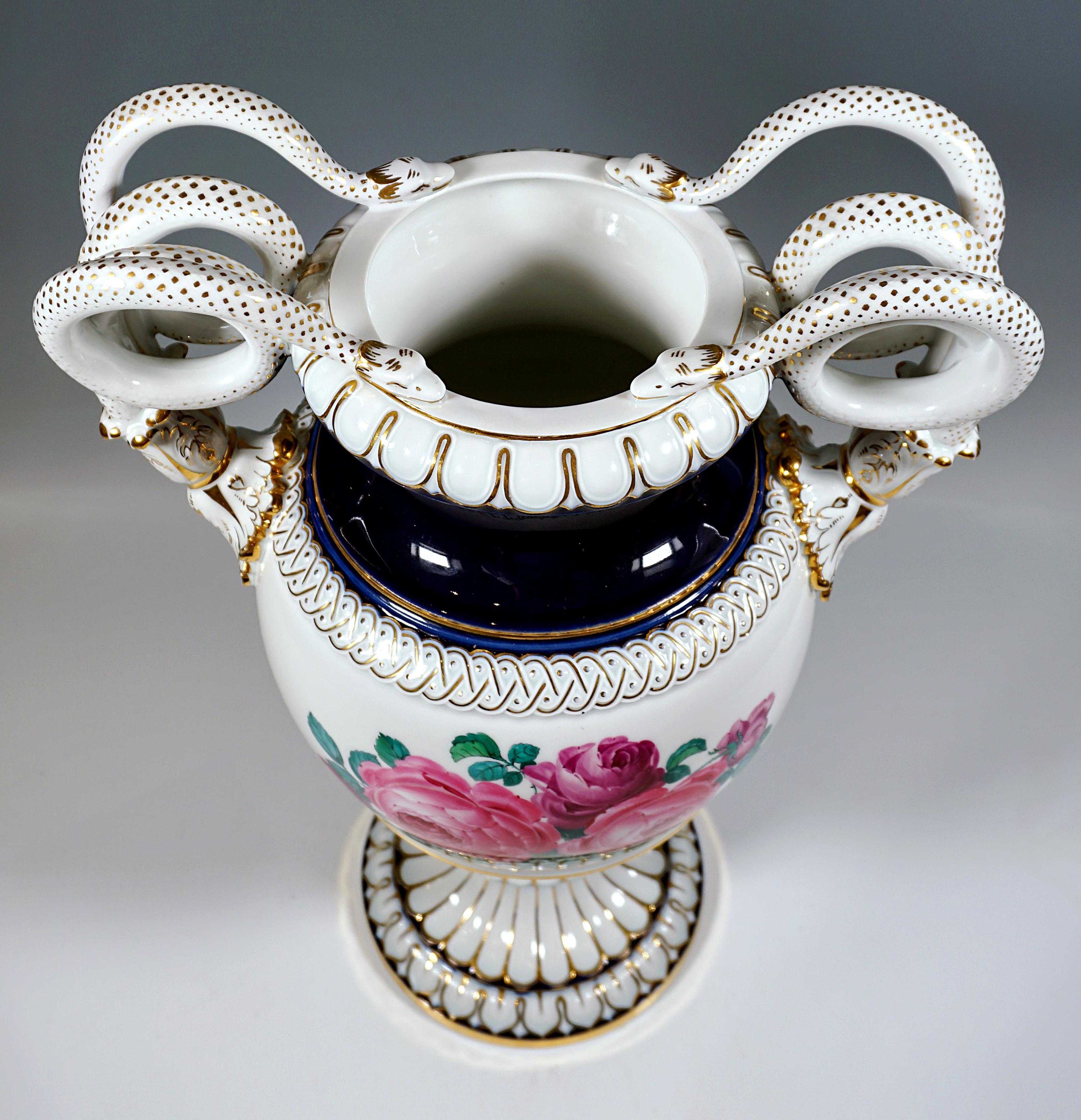 Jarrón Meissen con asa de serpiente y pintura de boquet de flores, de Leuteritz, ca. 1880 en venta 1