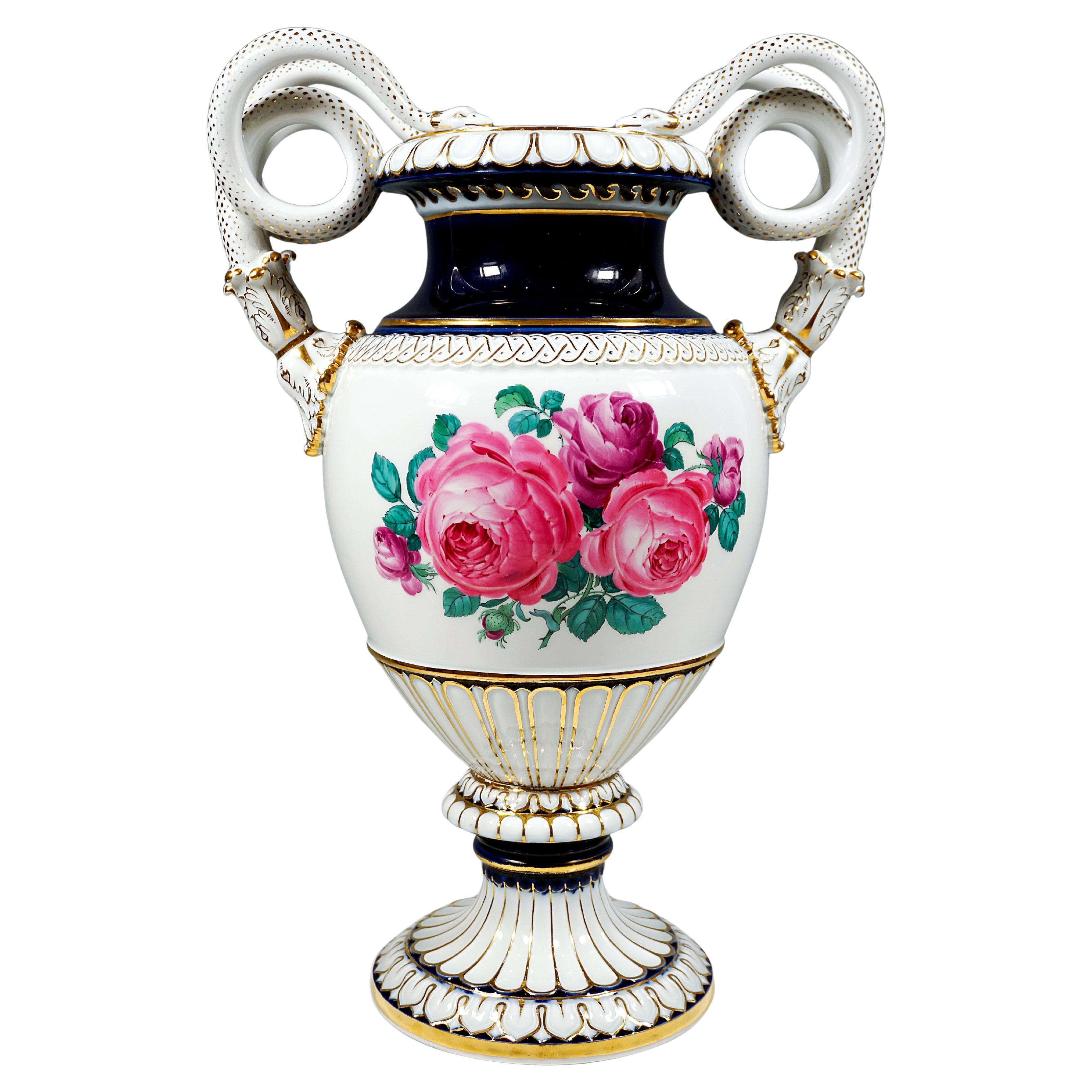 Vaso a manico di serpente di Meissen con dipinto un boquet di fiori, di Leuteritz, 1880 ca.