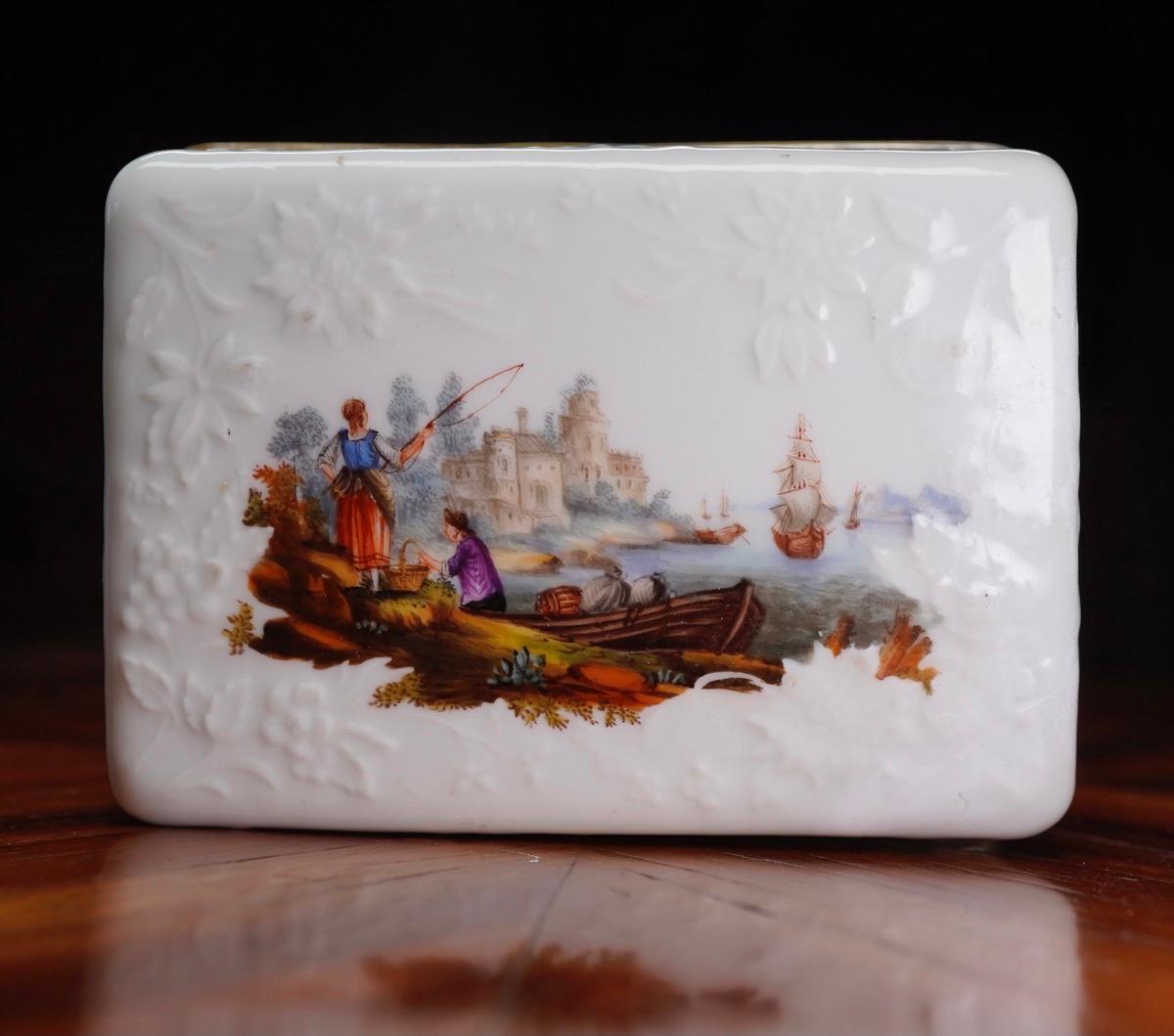 Meissen Snuff Box with Fishing Scenes, Interior with Lion & Children, circa 1755 8
