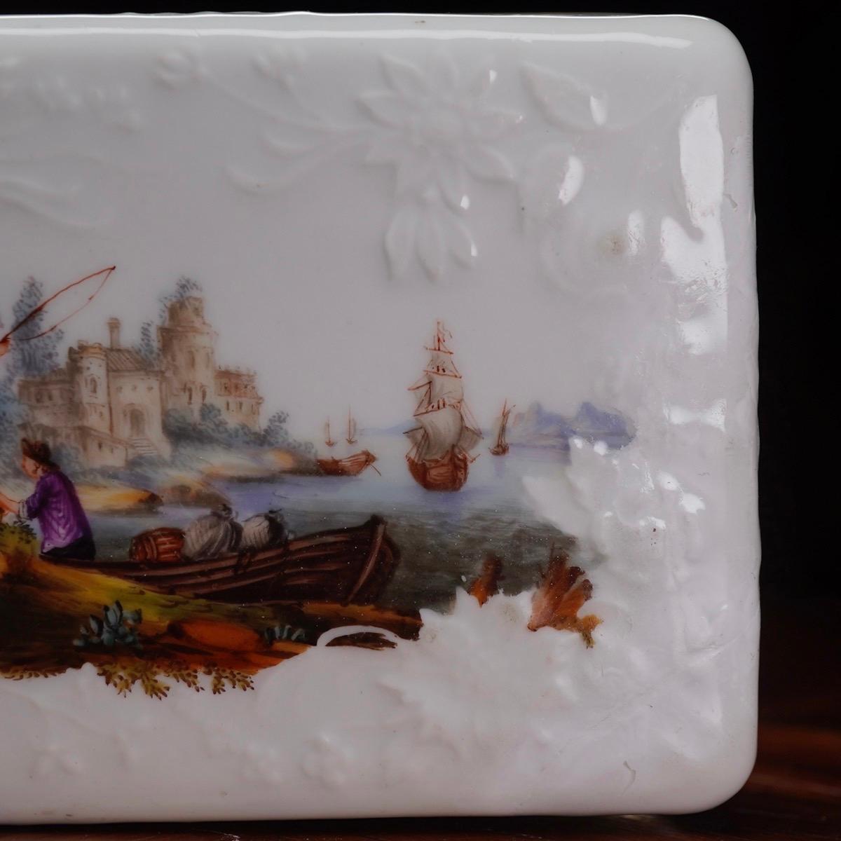 Meissen Snuff Box with Fishing Scenes, Interior with Lion & Children, circa 1755 9