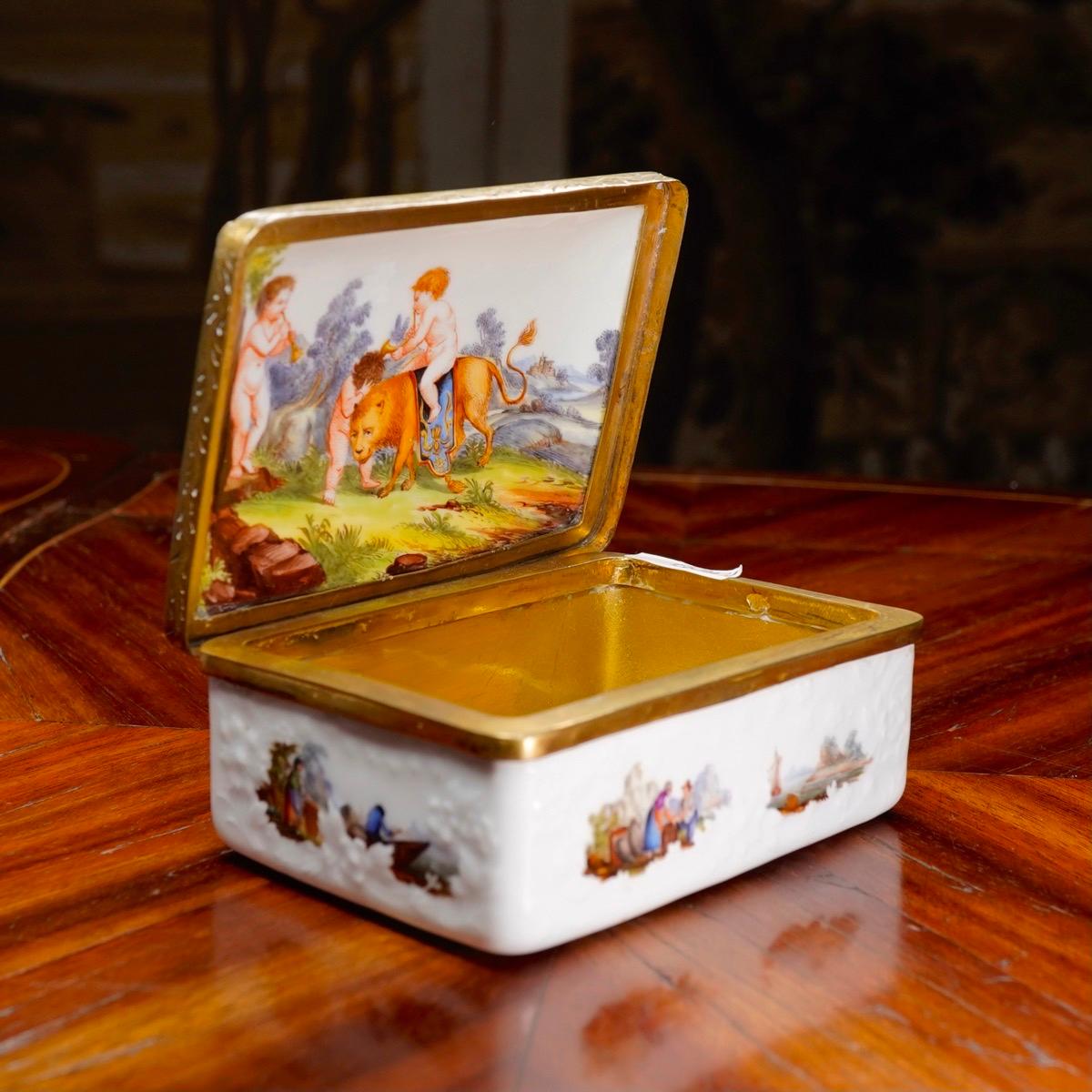 Mid-18th Century Meissen Snuff Box with Fishing Scenes, Interior with Lion & Children, circa 1755