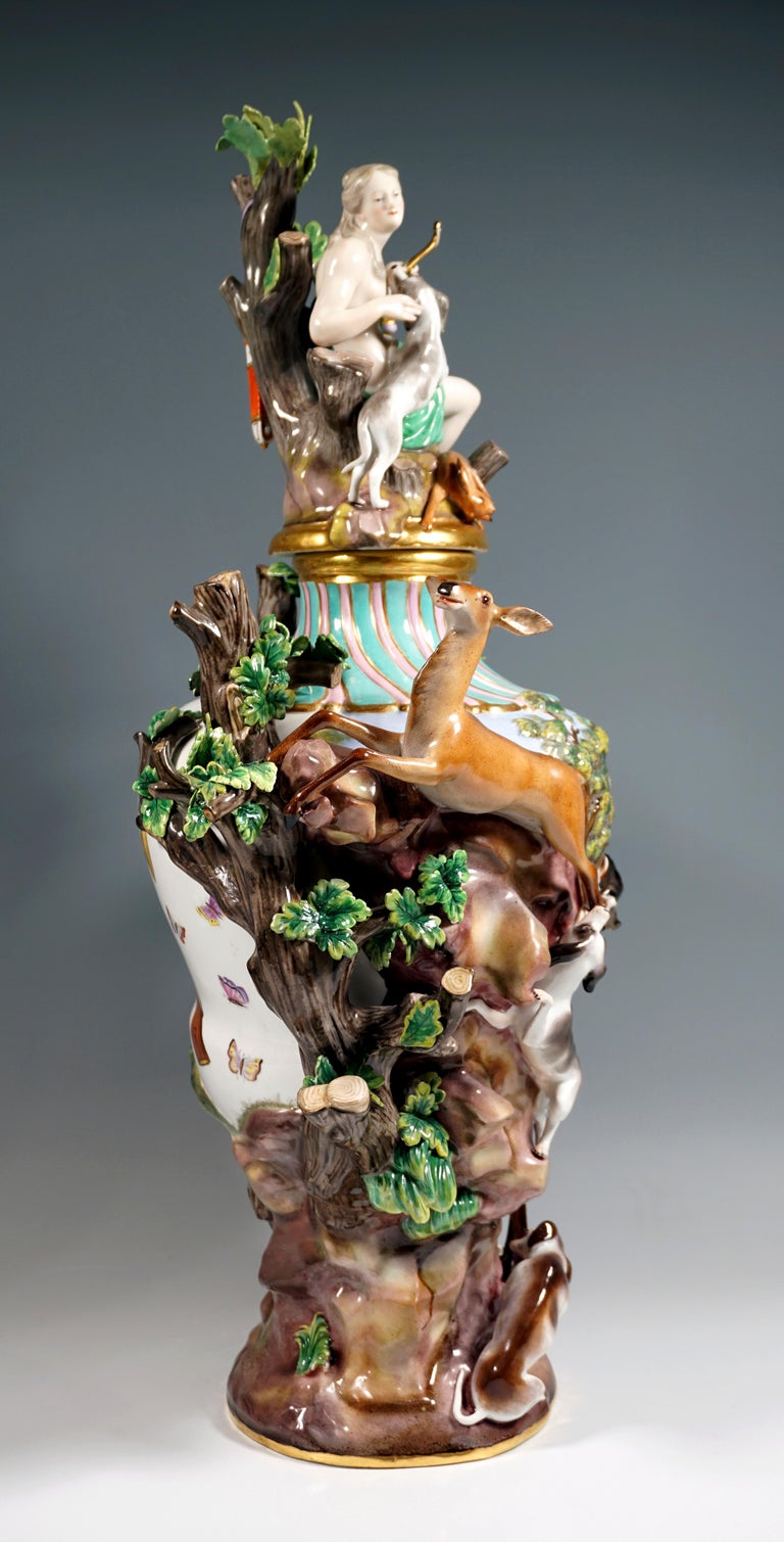 Meissen Splendid Element Vase 'The Earth', by J.J. Kaendler, Germany, ca 1880 In Good Condition For Sale In Vienna, AT