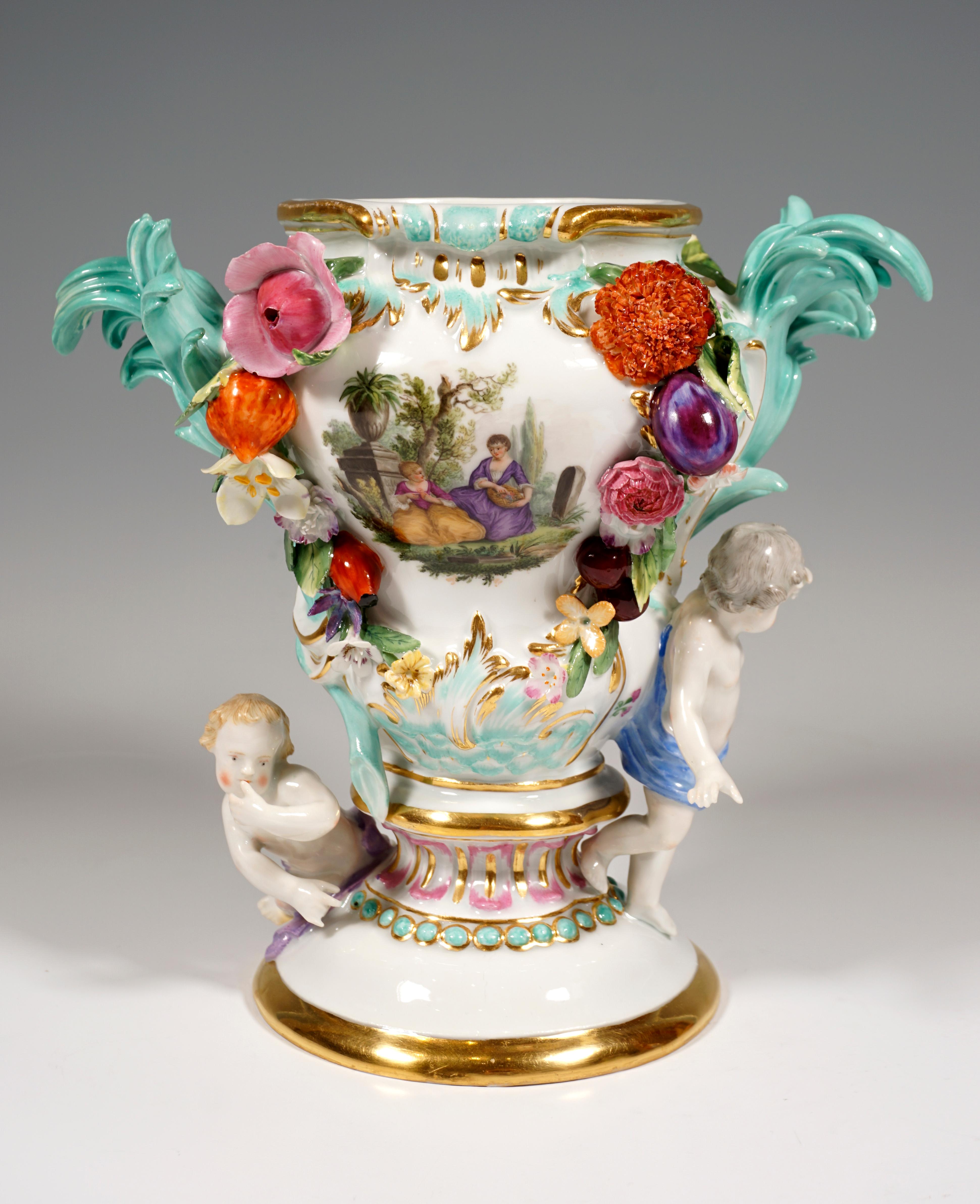 Wunderschöne Meissener Vase mit Deckel „Potpourri mit Amors“, von Kaendler, um 1850 (19. Jahrhundert)