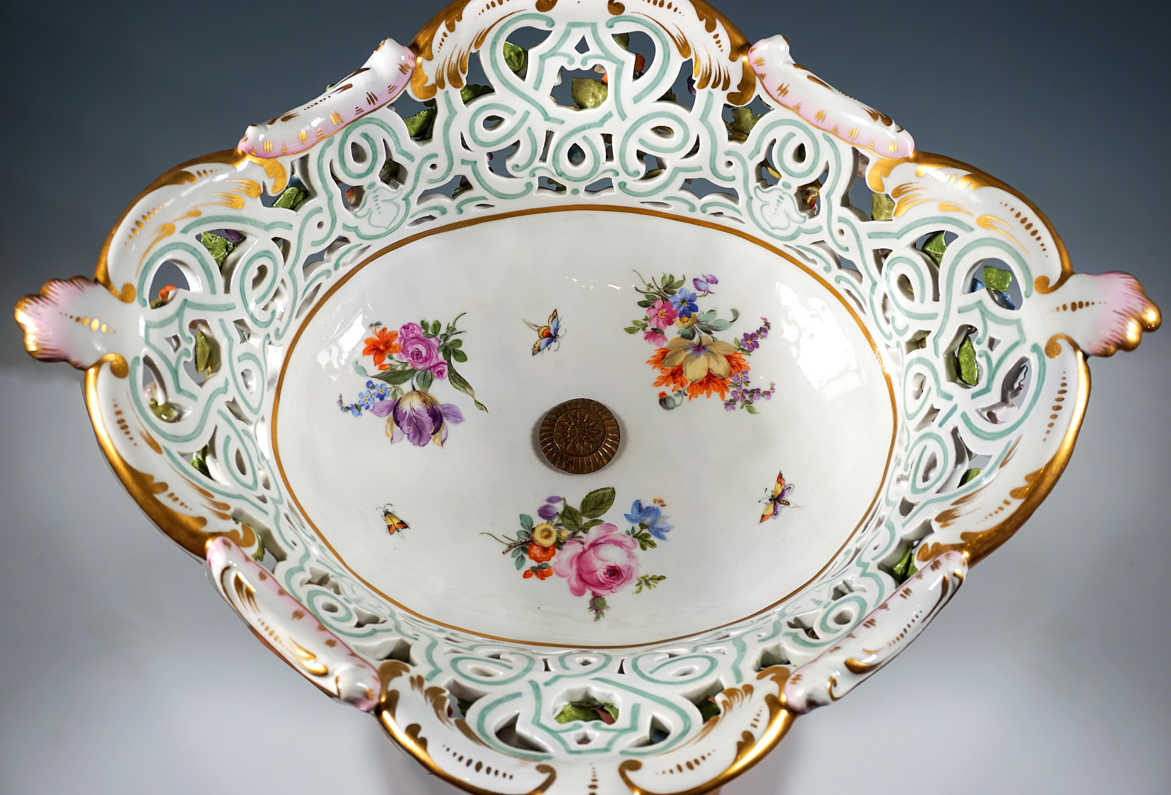 Centro de mesa Meissen Splendour con pareja de galanes sobre pedestal, Leuteritz, c 1870 en venta 2