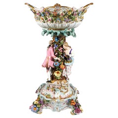 Centre de table Splendour de Meissen avec deux paires de galons sur piédestal, Leuteritz, vers 1870