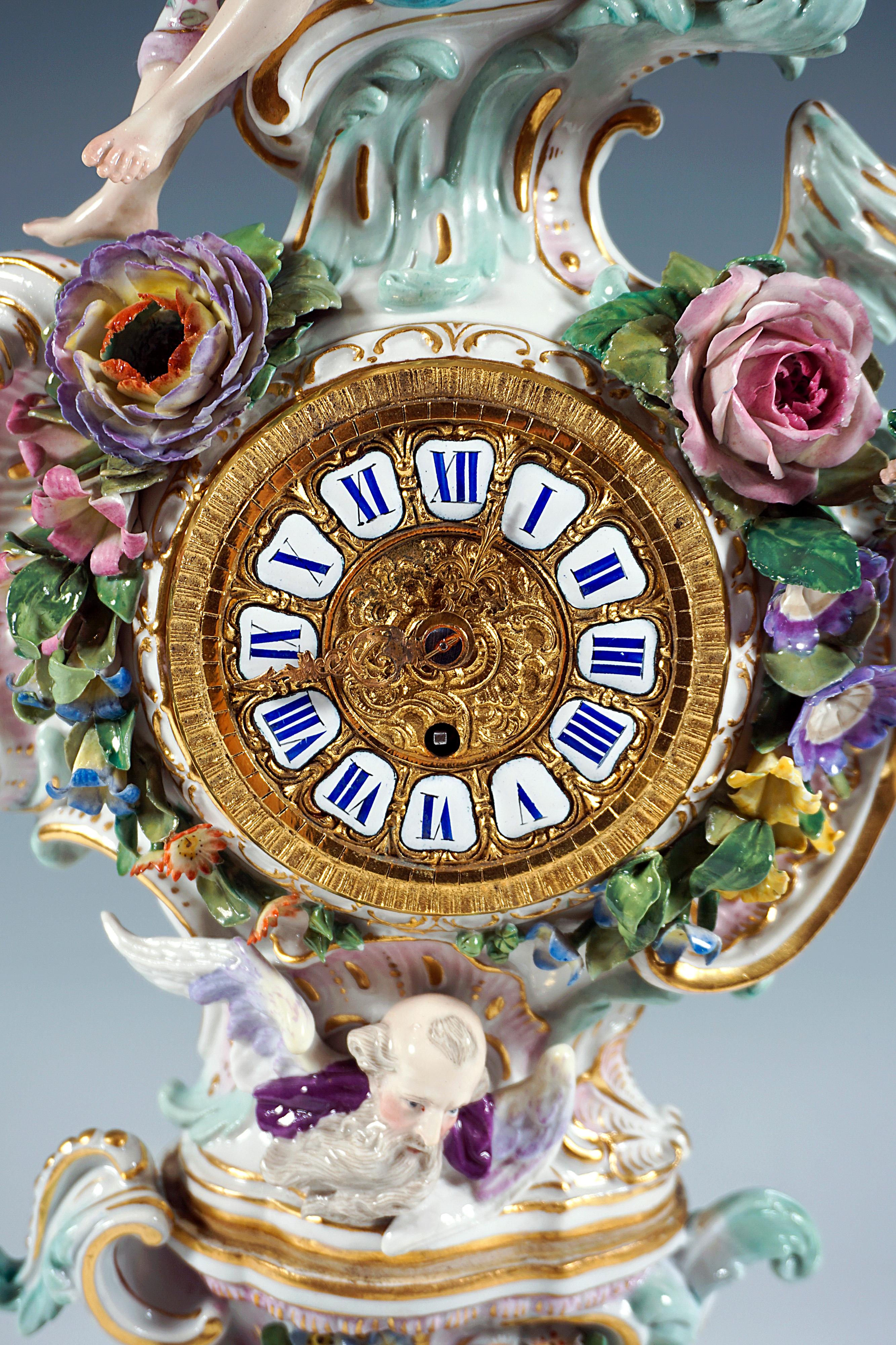 Meissen Splendour Clock With Flora And Flowers By J.J. Kaendler, Gernamy Ca 1860 In Good Condition In Vienna, AT