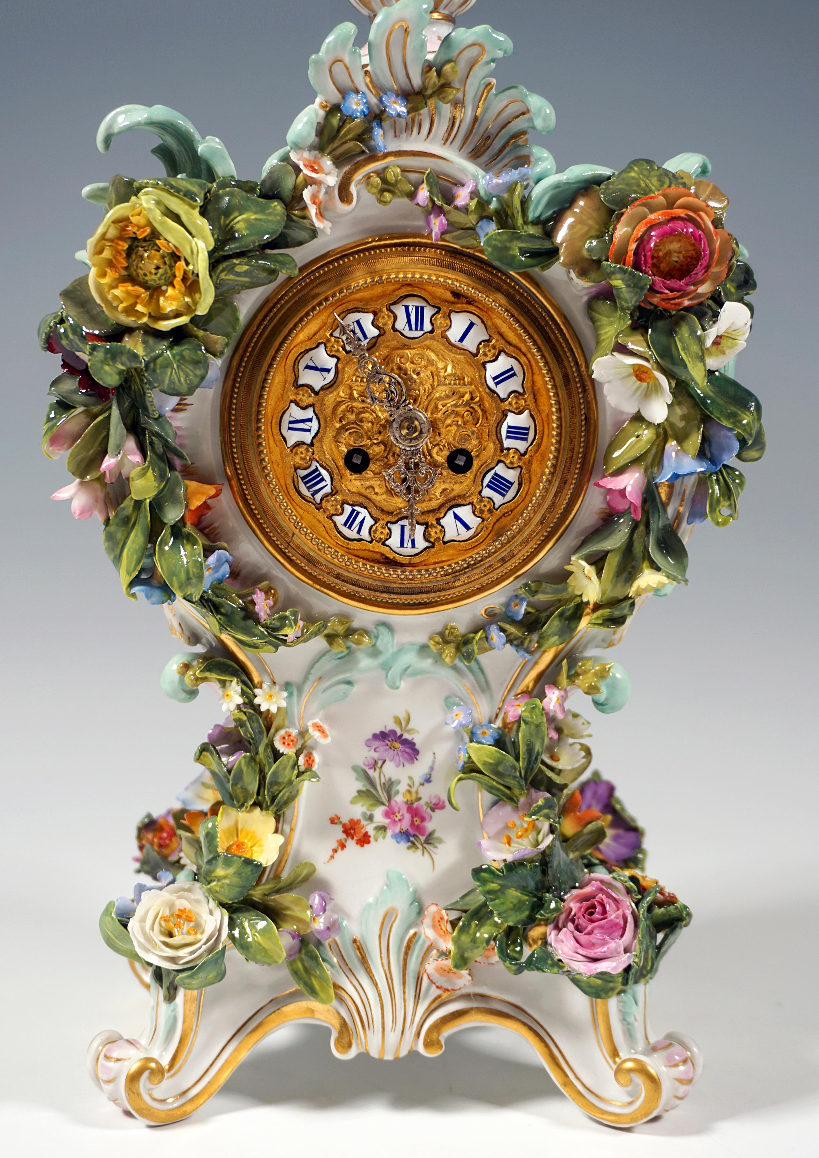 Meissen Splendour Clock with Flowers by J.J. Kaendler, Gernamy Around 1850 In Good Condition In Vienna, AT
