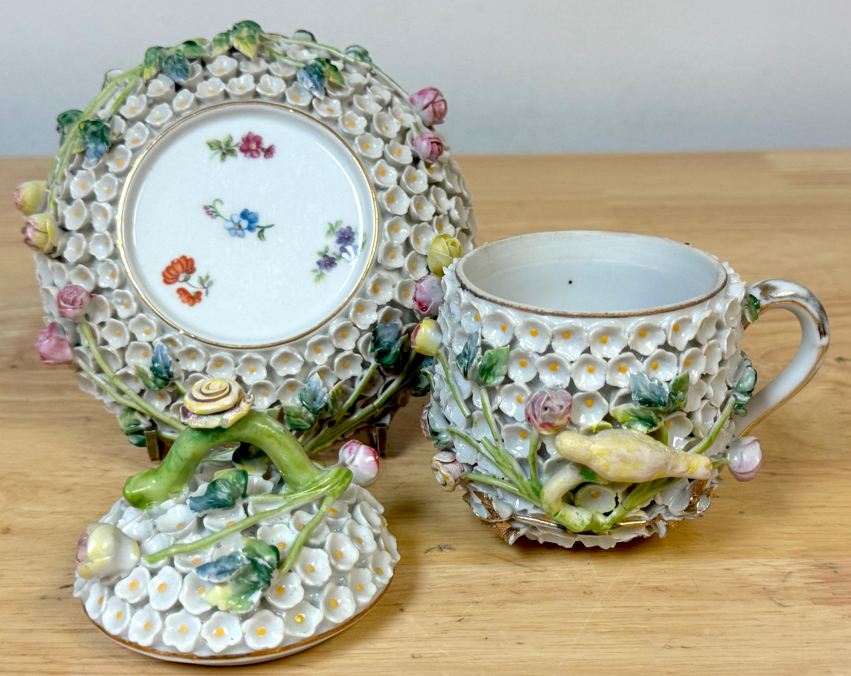 Meissen Style Schneeballen Teacup & Saucer & Lid For Sale 3