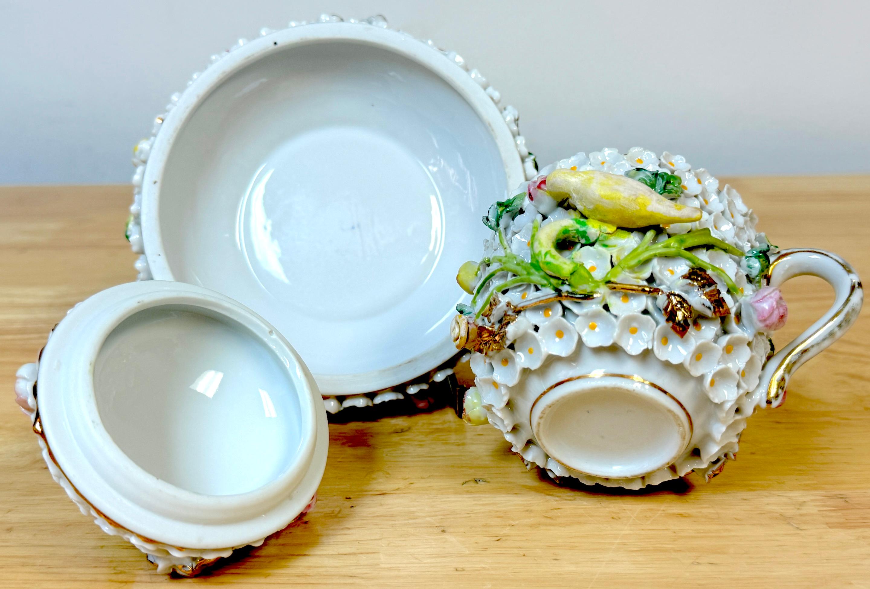 Meissen Style Schneeballen Teacup & Saucer & Lid For Sale 4