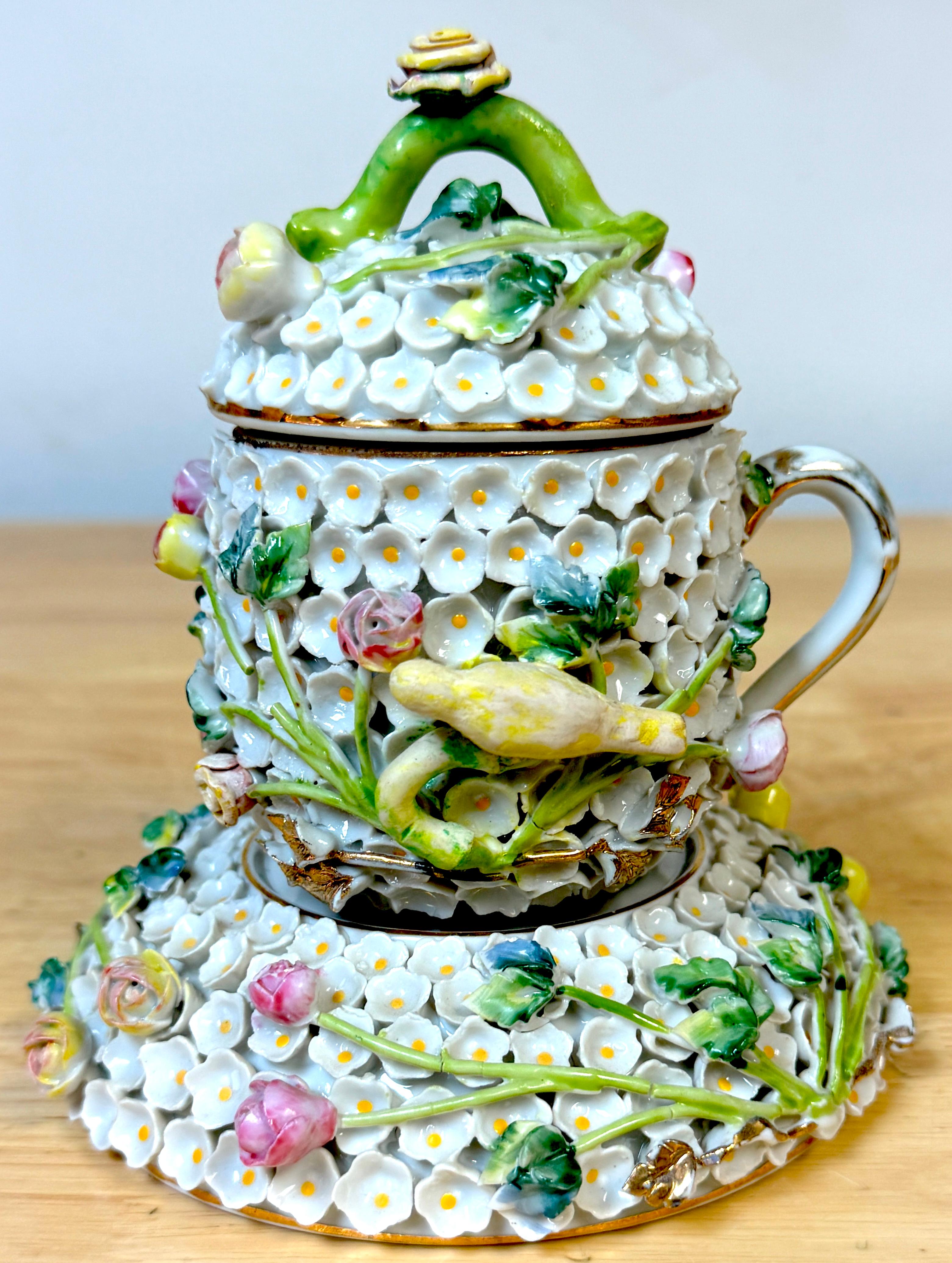 Meissen Style Schneeballen Teacup & Saucer & Lid For Sale 1