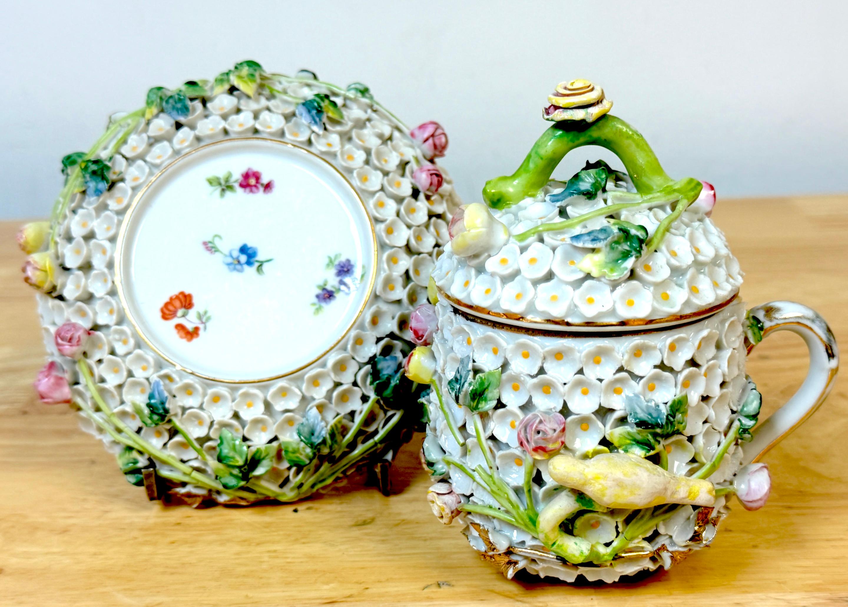 Meissen Style Schneeballen Teacup & Saucer & Lid For Sale 2