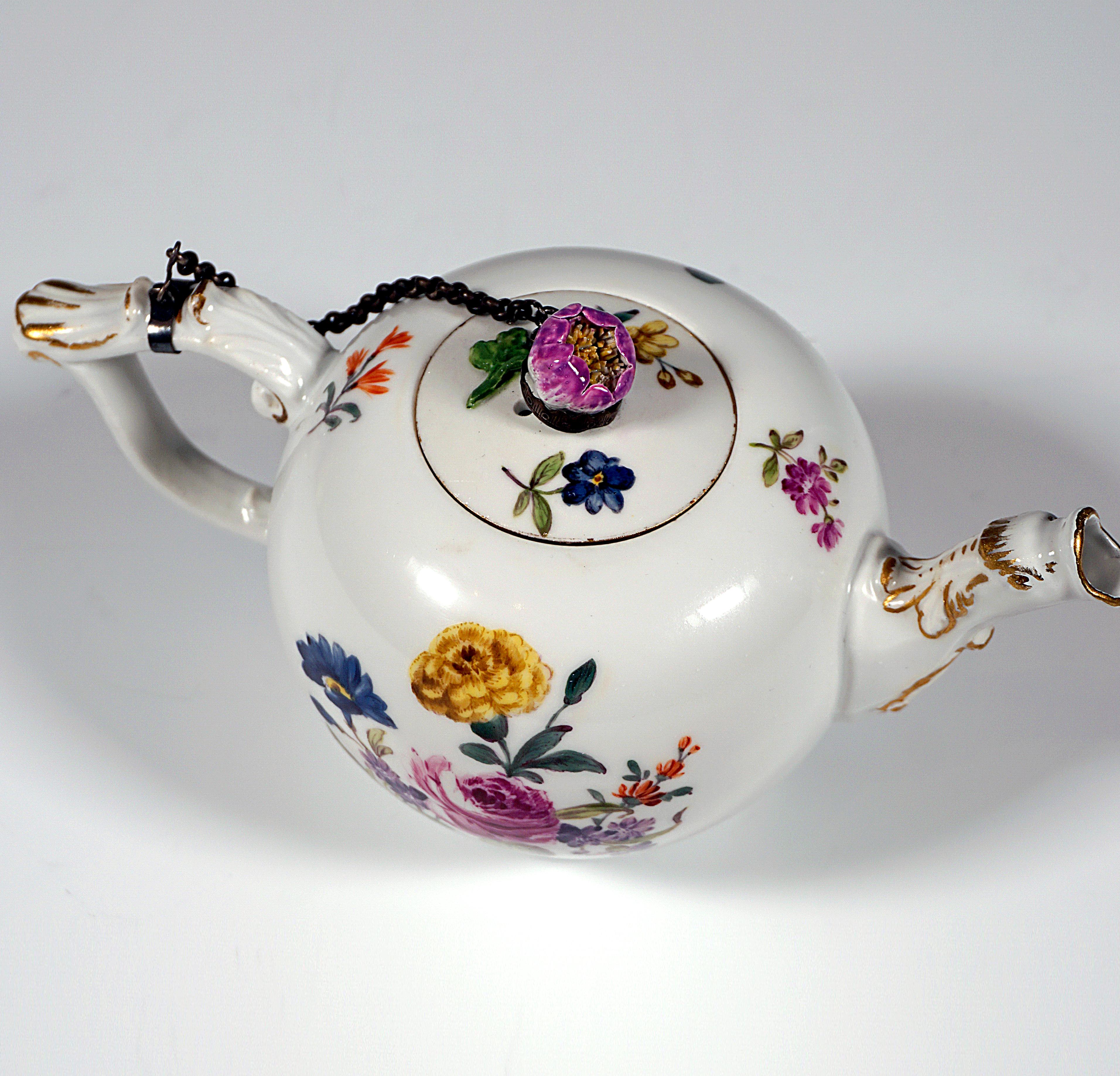German Meissen Tea Pot with Flower Decoration, Rococo Period, circa 1750