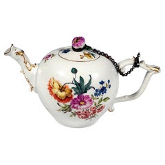 Meissen Tea Pot with Flower Decoration, Rococo Period, circa 1750