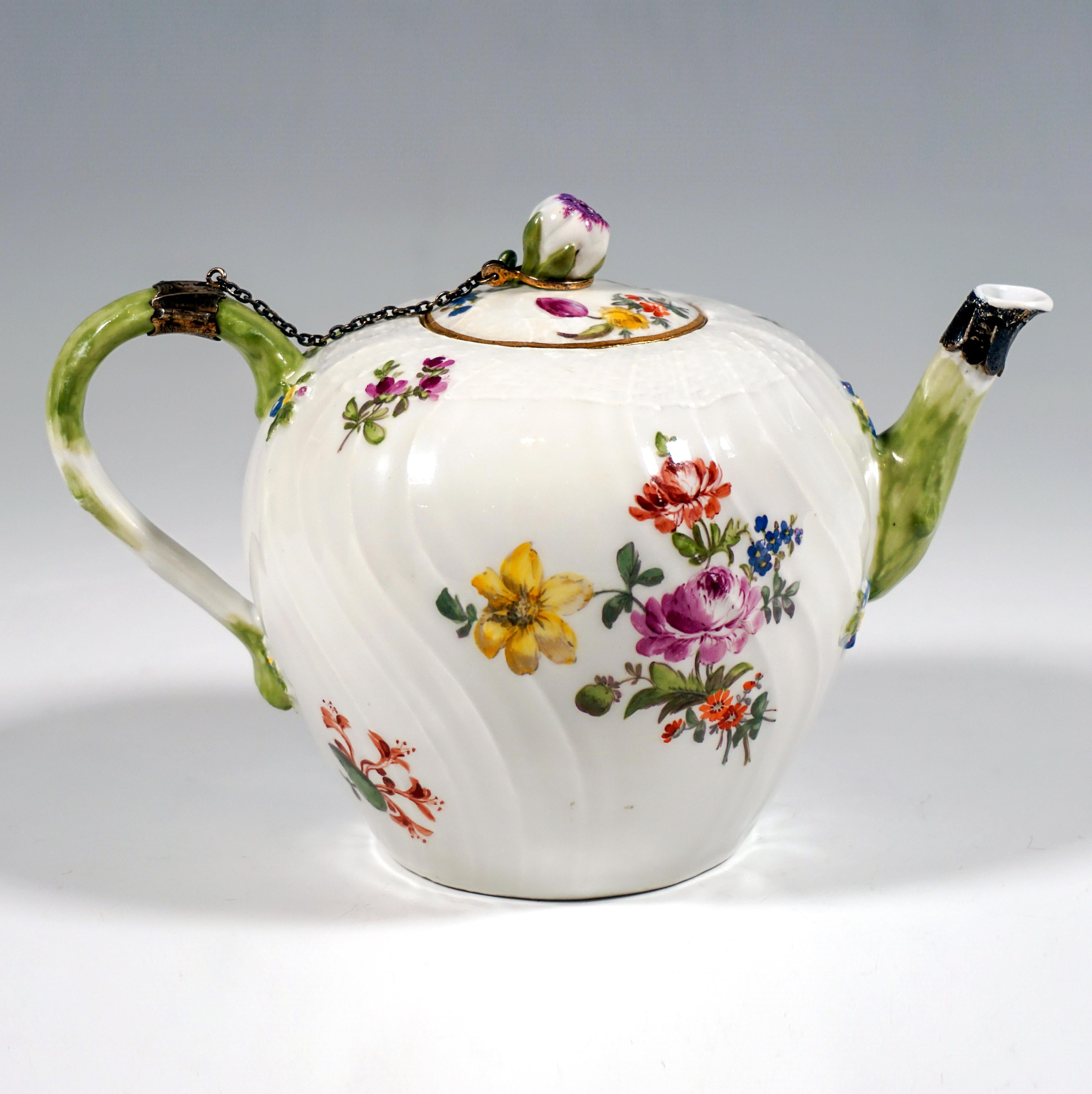 Very early Meissen teapot, circa 1750, Osier form with basket weave on the rim of the lid and around the opening of the teapot, as well as curved bars, spout and handle with knotted relief, belly of the teapot painted on the front and back with