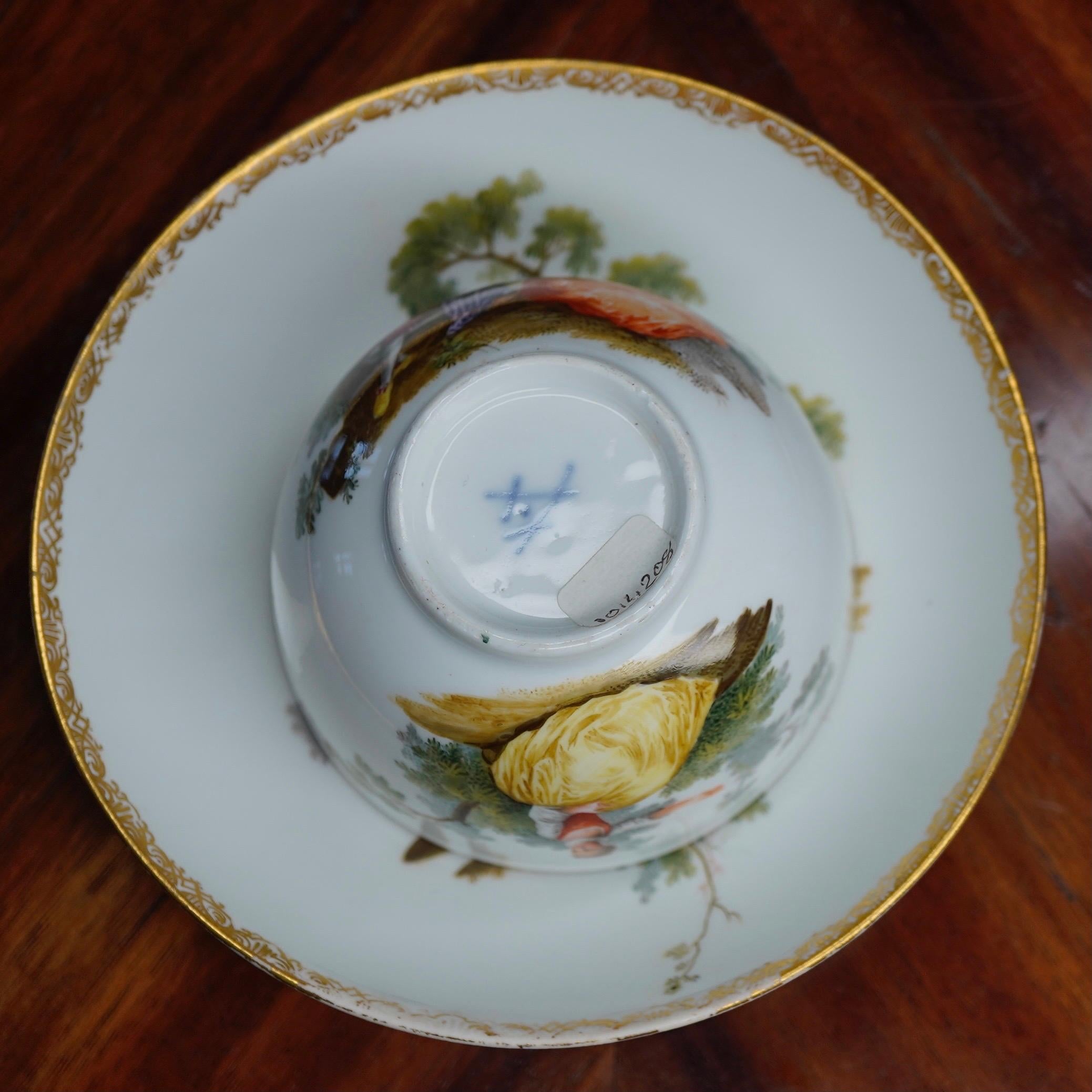 Meissen Teabowl and Saucer, Watteauesque Scenes, circa 1770 4