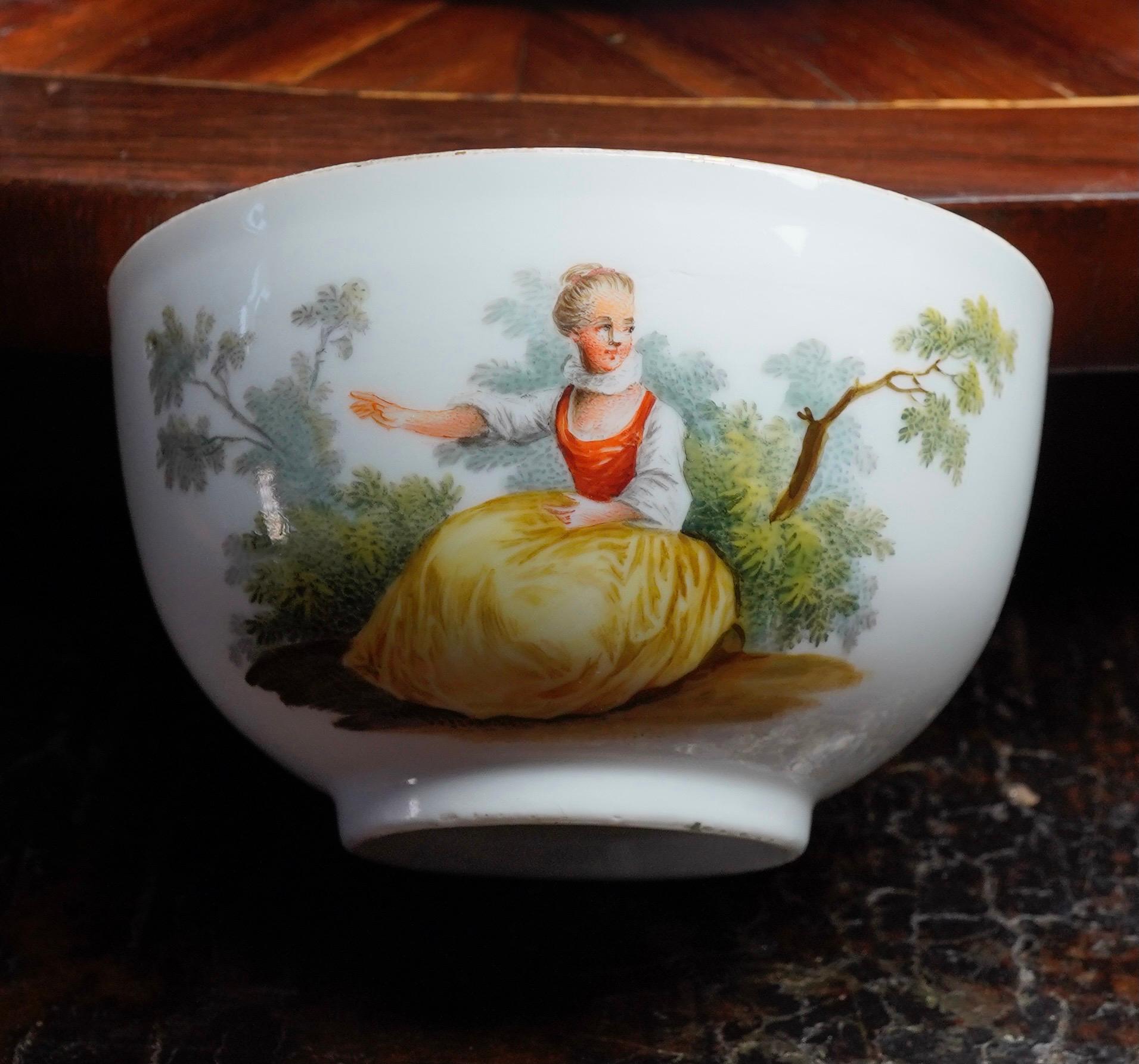 Meissen Teabowl and Saucer, Watteauesque Scenes, circa 1770 8
