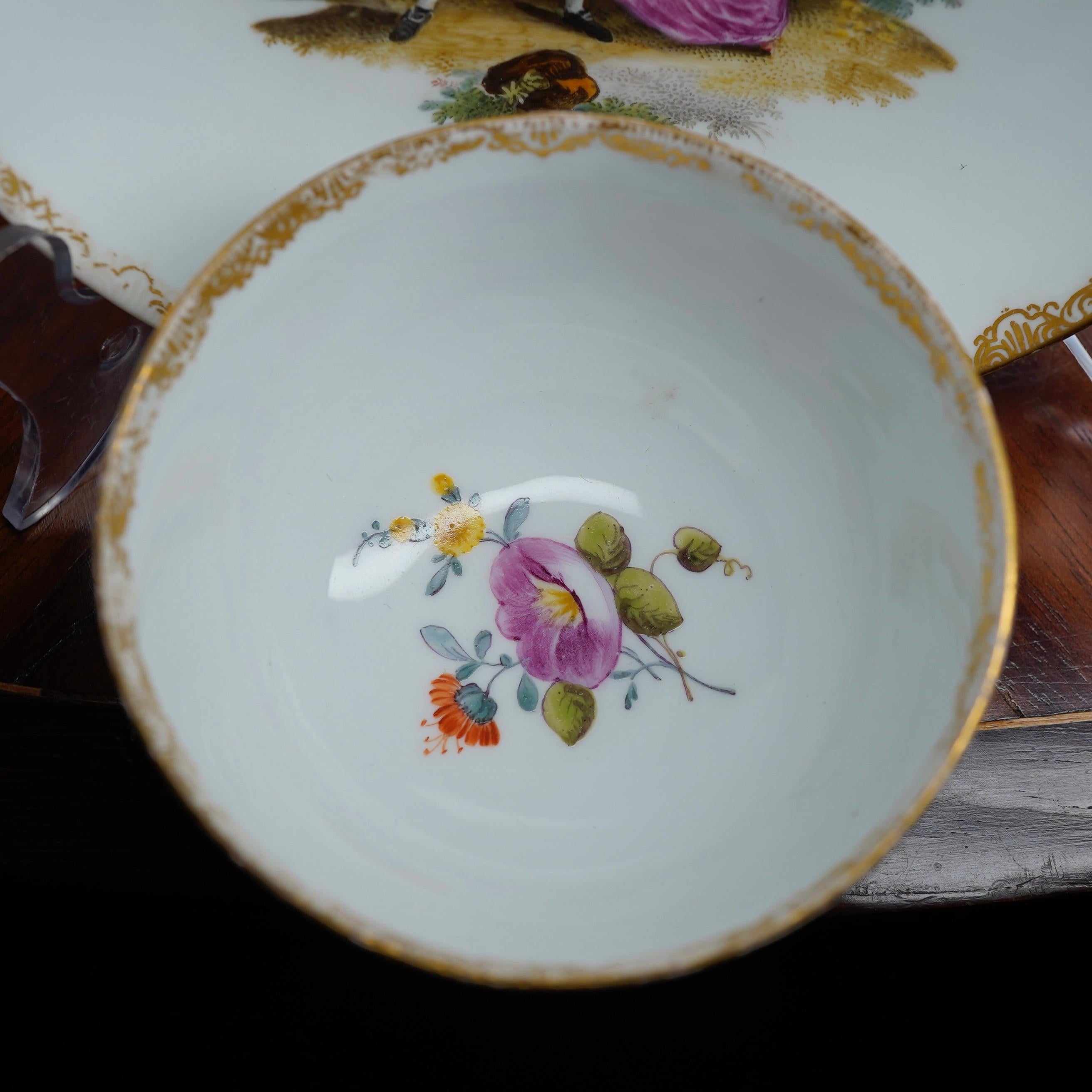 Meissen Teabowl and Saucer, Watteauesque Scenes, circa 1770 9