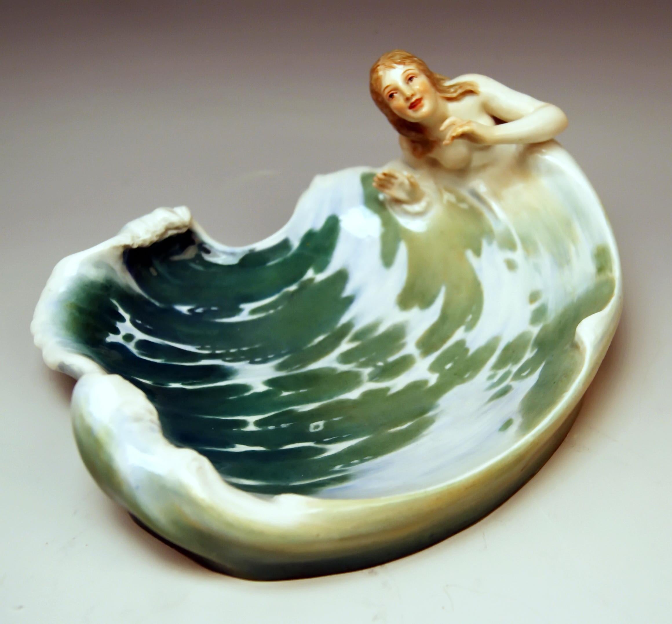 Porcelain Meissen the Wave Art Nouveau Bowl Figurine Henschtel Konrad Q 169, circa 1900 For Sale