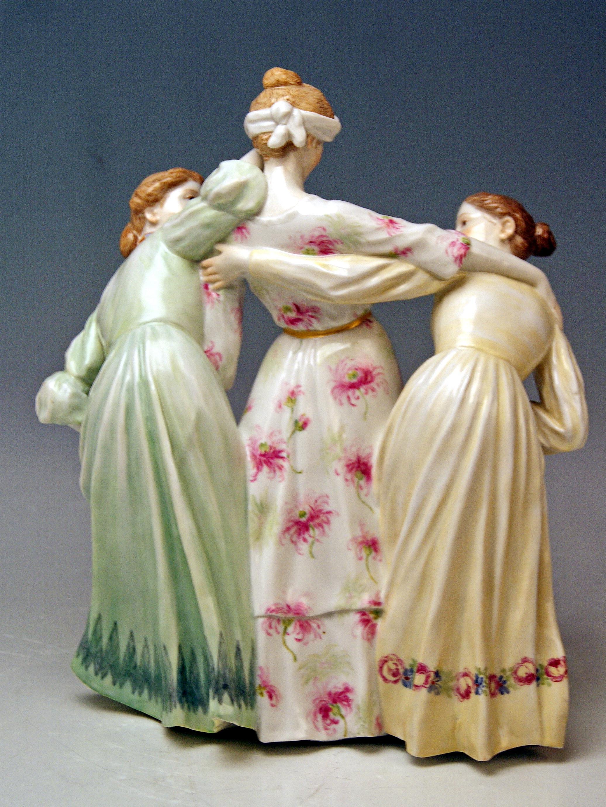 Meissen, drei Mädchen, die Leder spielen und suchen, von Theodore Eichler, Modell W 115 (Deutsch) im Angebot