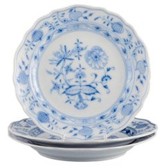 Meissen, Three Plates, Blue Onion Pattern, Early 20th Century