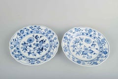 Meissen. Two porcelain lunch plates with the classic Blue Onion decoration