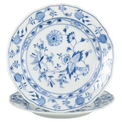 Meissen. Two porcelain lunch plates with the classic Blue Onion decoration