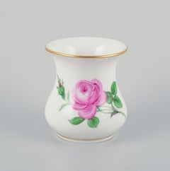 Meissen, two small "Pink Rose" porcelain vases hand-painted with pink roses.
