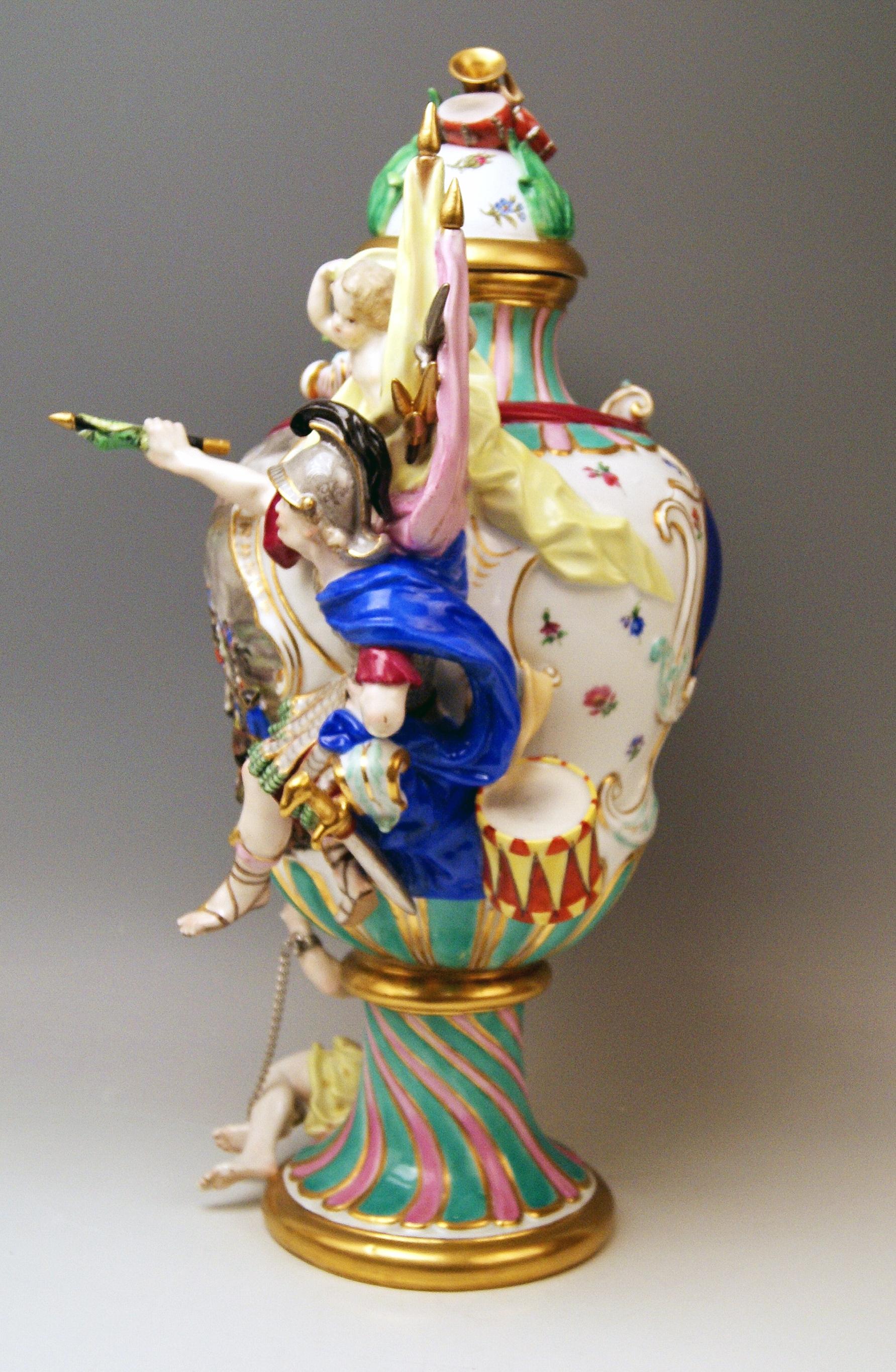 SOLD Meissen Vase Four Elements the Fire by Johann Joachim Kaendler Model 321 In Good Condition In Vienna, AT