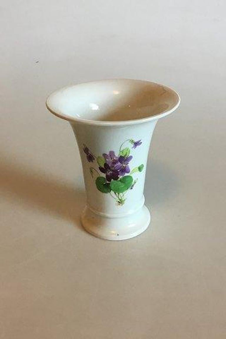 Meissen vase. White with lower decoration. 

Measures 13.4 cm / 5 9/32 in.
   