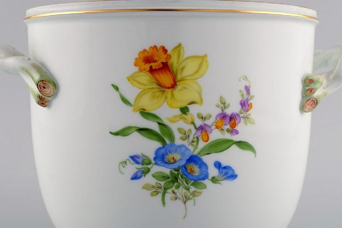 German Meissen wine / champagne cooler in hand-painted porcelain with flowers. For Sale