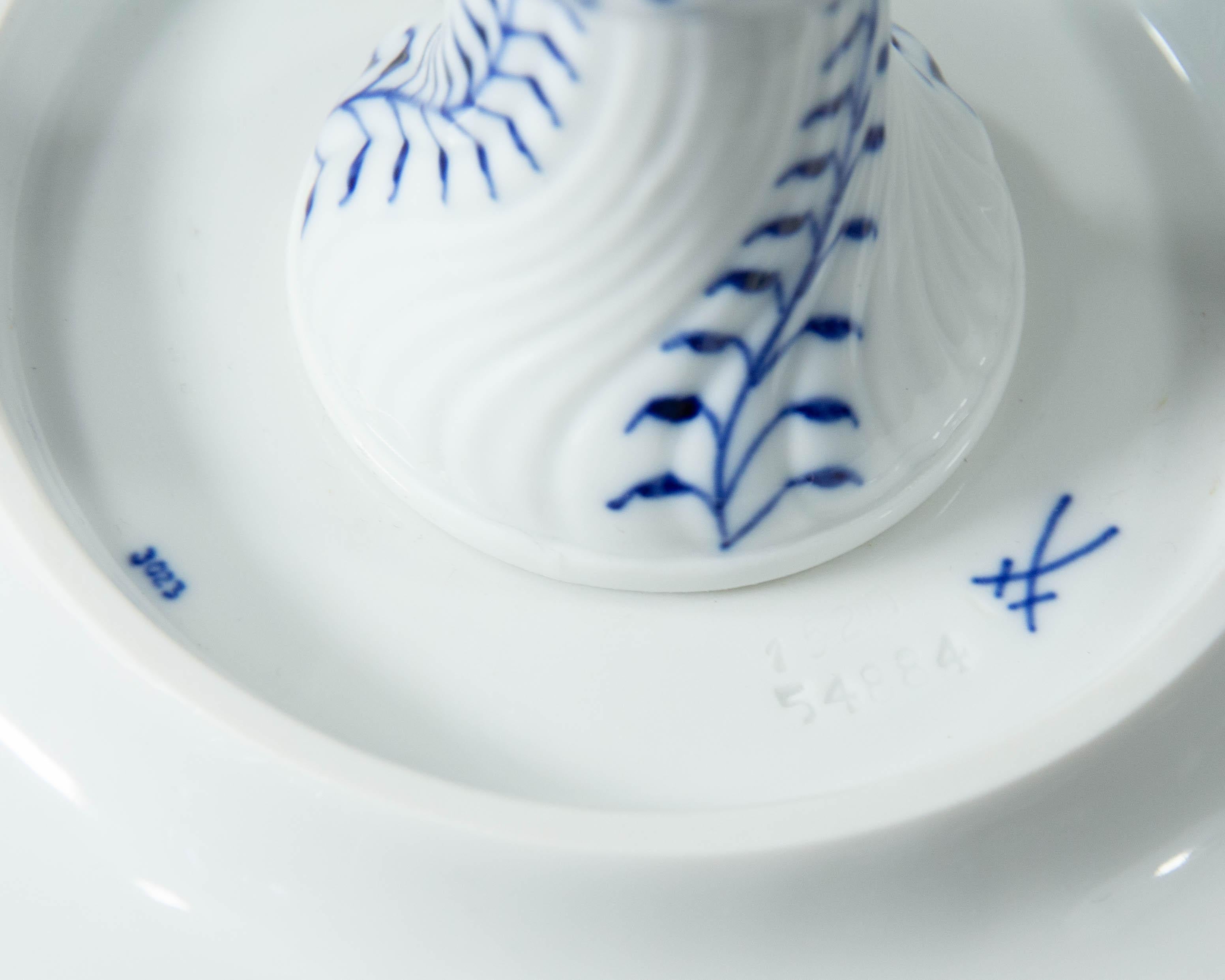 Porcelain Meissen - Zwiebelmuster - Centerpiece / Footed Dish