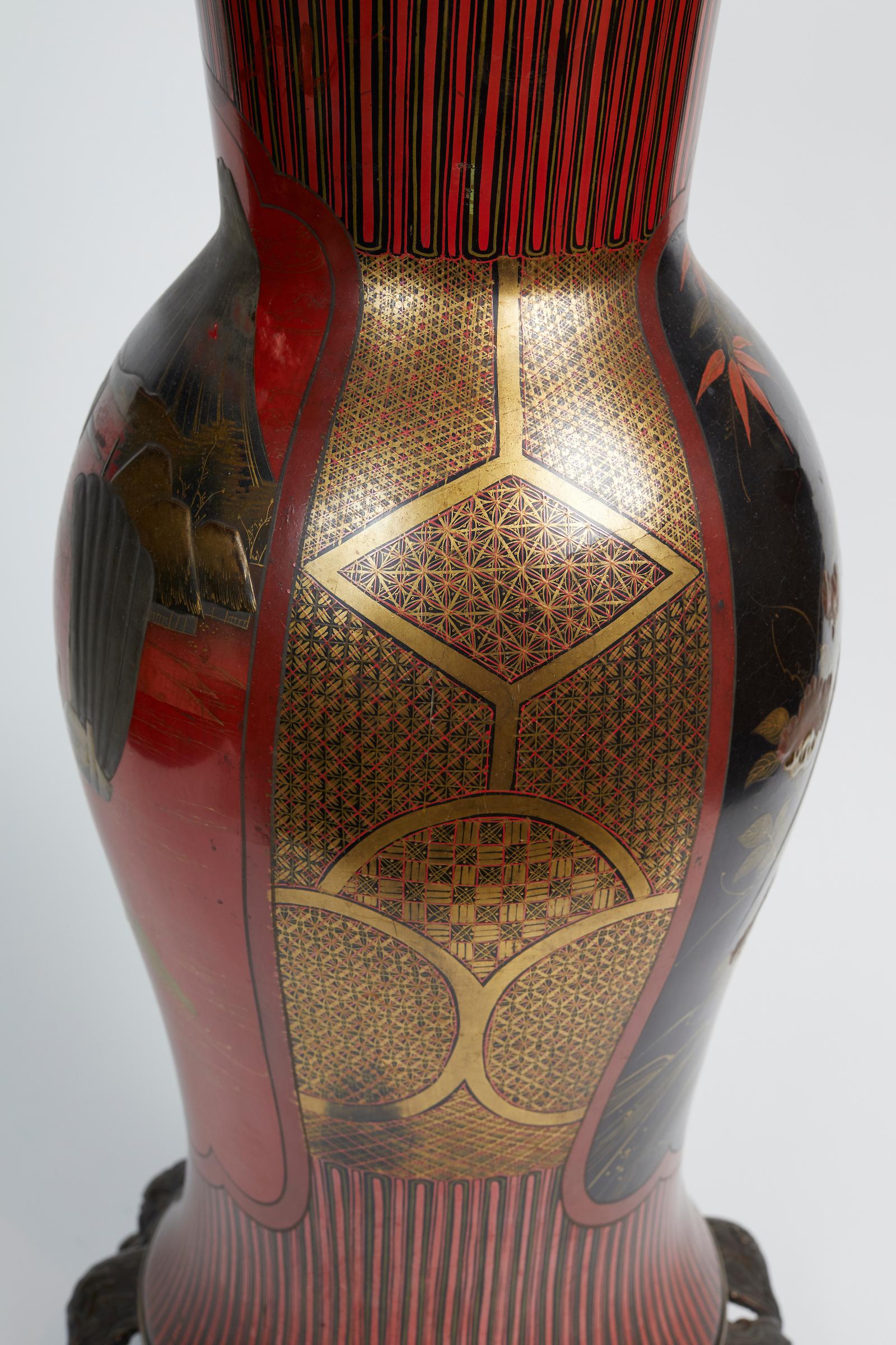 Late 19th Century Meji Period Red and Black Ceramic Japanese Vase Representing a Landscape