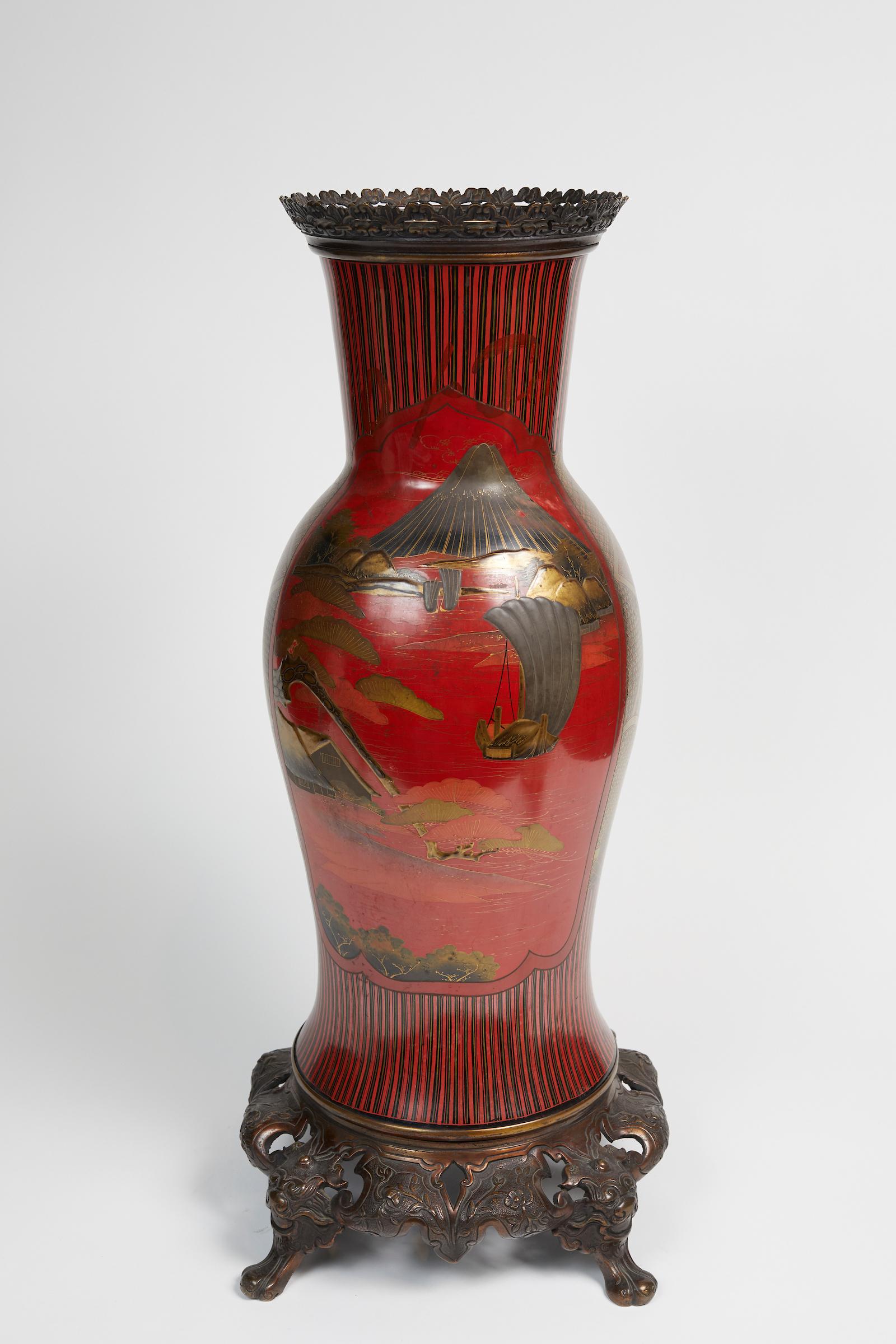 Meji Period Red and Black Ceramic Japanese Vase Representing a Landscape 1