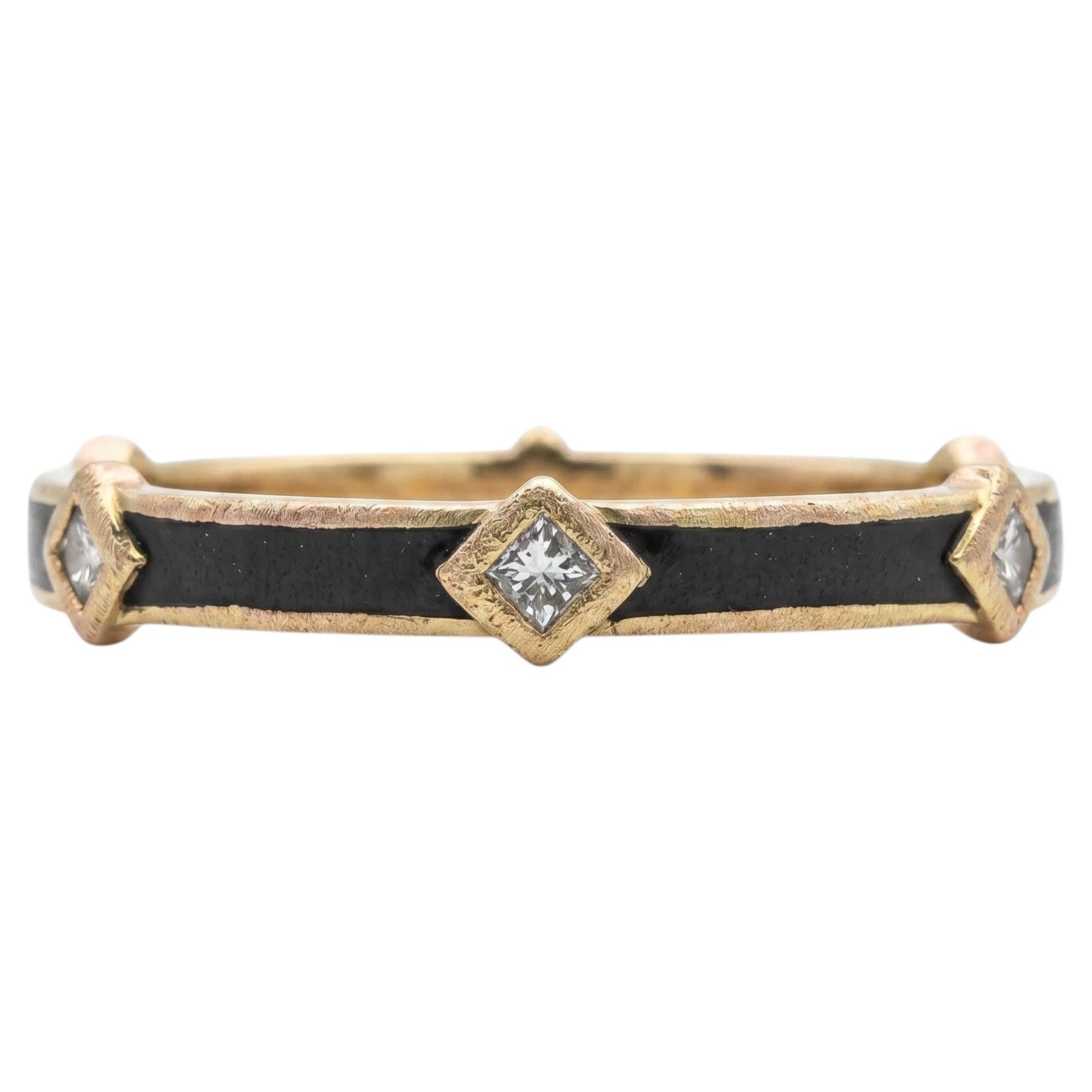 Mejuri Ring aus 14-karätigem Gelbgold mit schwarzem Emaille und Diamanten, Größe 9,5