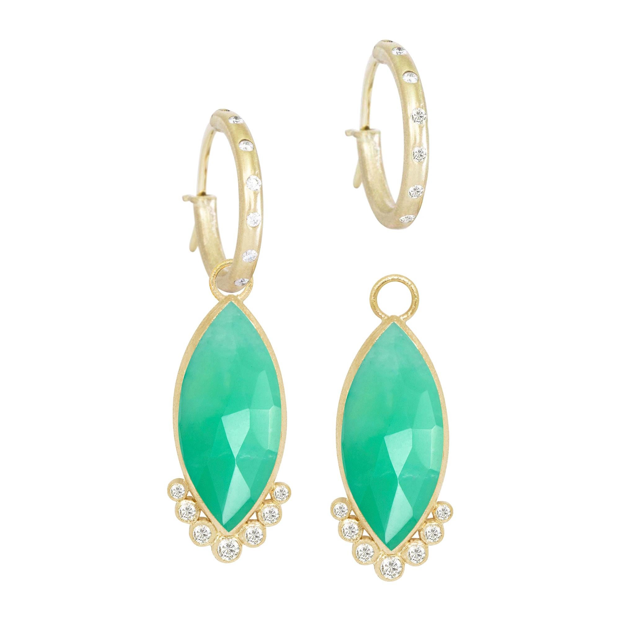 Mekong Med Chrysoprase 18 Karat Gold Earrings