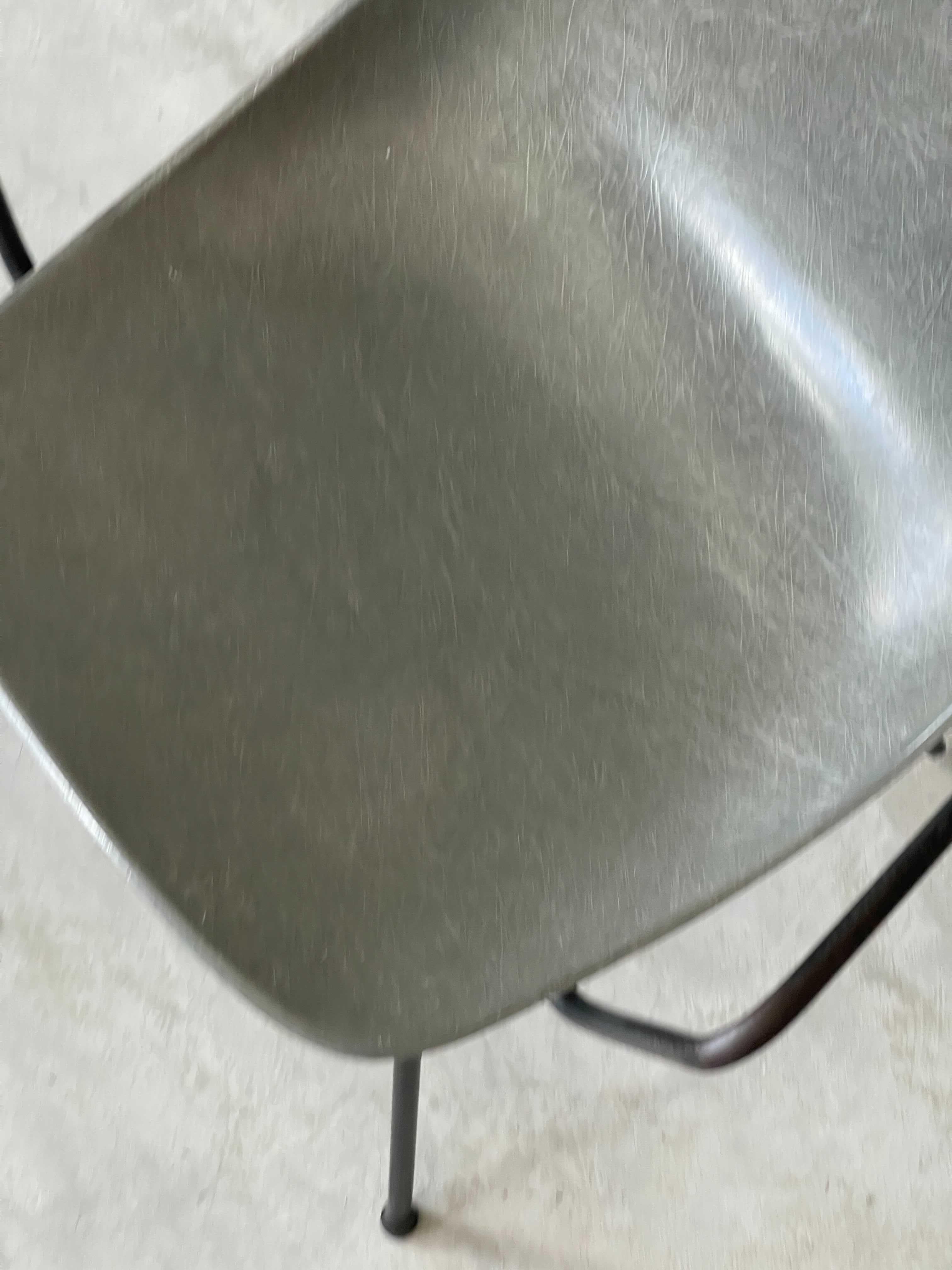 Mel Abitz & Forest Wilson, Arm Chair, Grey Fiberglass, Metal, USA, 1950s In Good Condition In High Point, NC