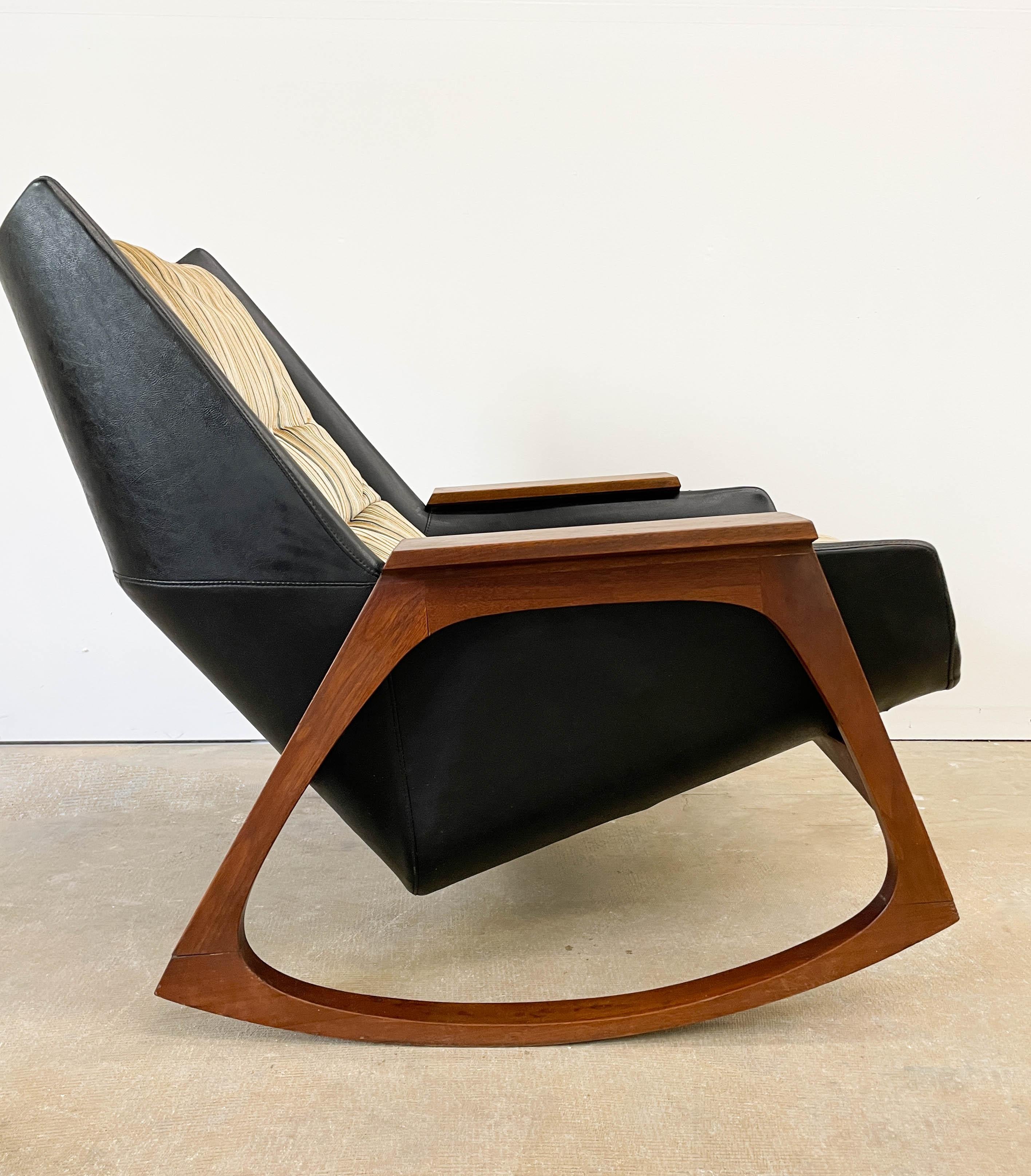 Mel Abitz Mid Century Modern Malabar Rocking Chair In Good Condition In Kalamazoo, MI