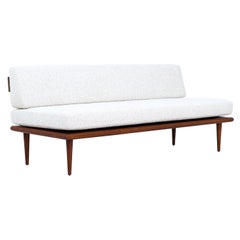 Mel Bogart Walnut & Boucle Daybed Sofa pour Felmore Associates