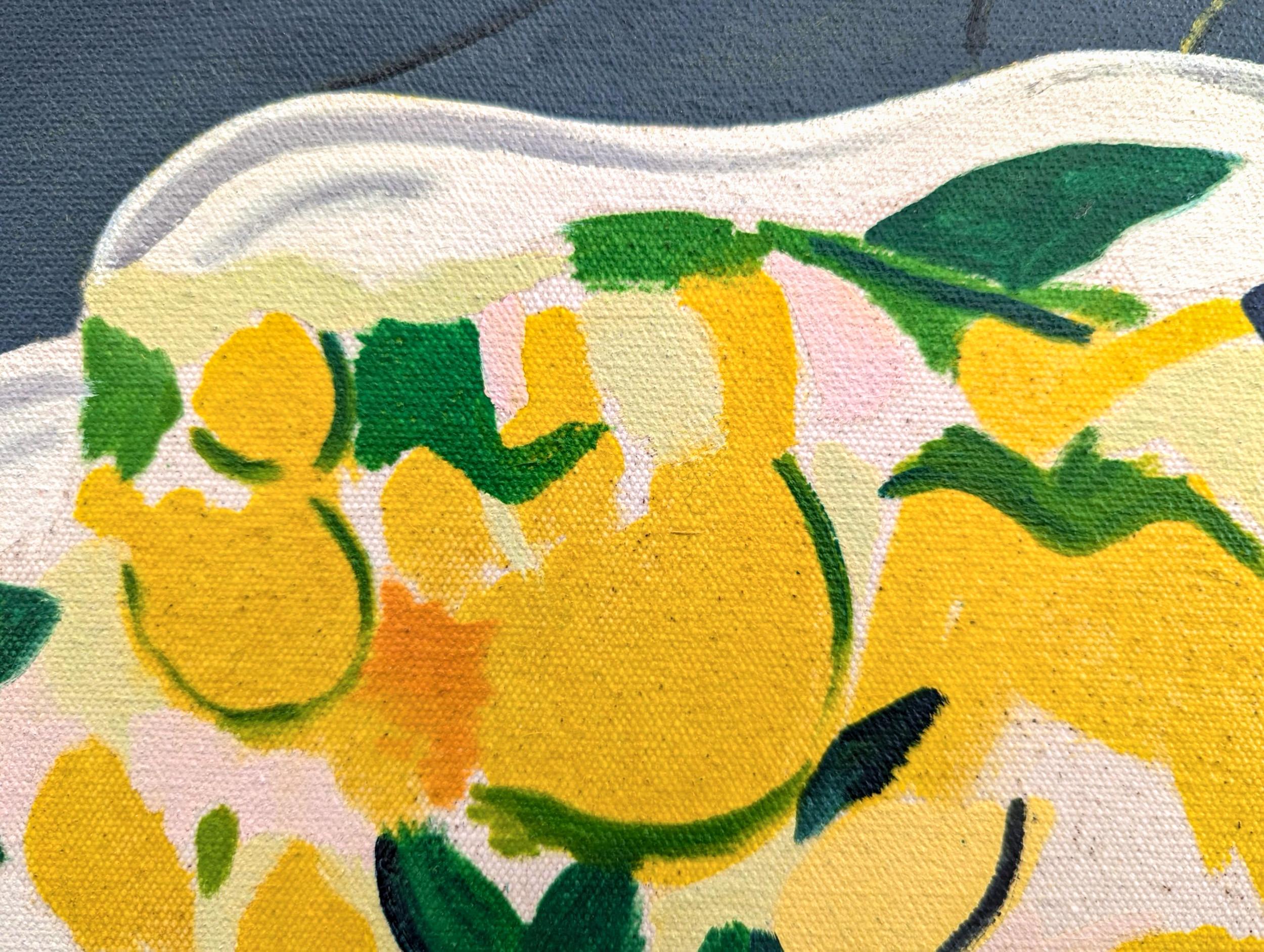 Une nature morte traditionnelle est réimaginée dans cette délicieuse peinture de Mel Davis. L'artiste originaire de Montréal crée des œuvres abstraites qui réimaginent des thèmes traditionnellement familiers d'une manière fraîche et contemporaine.