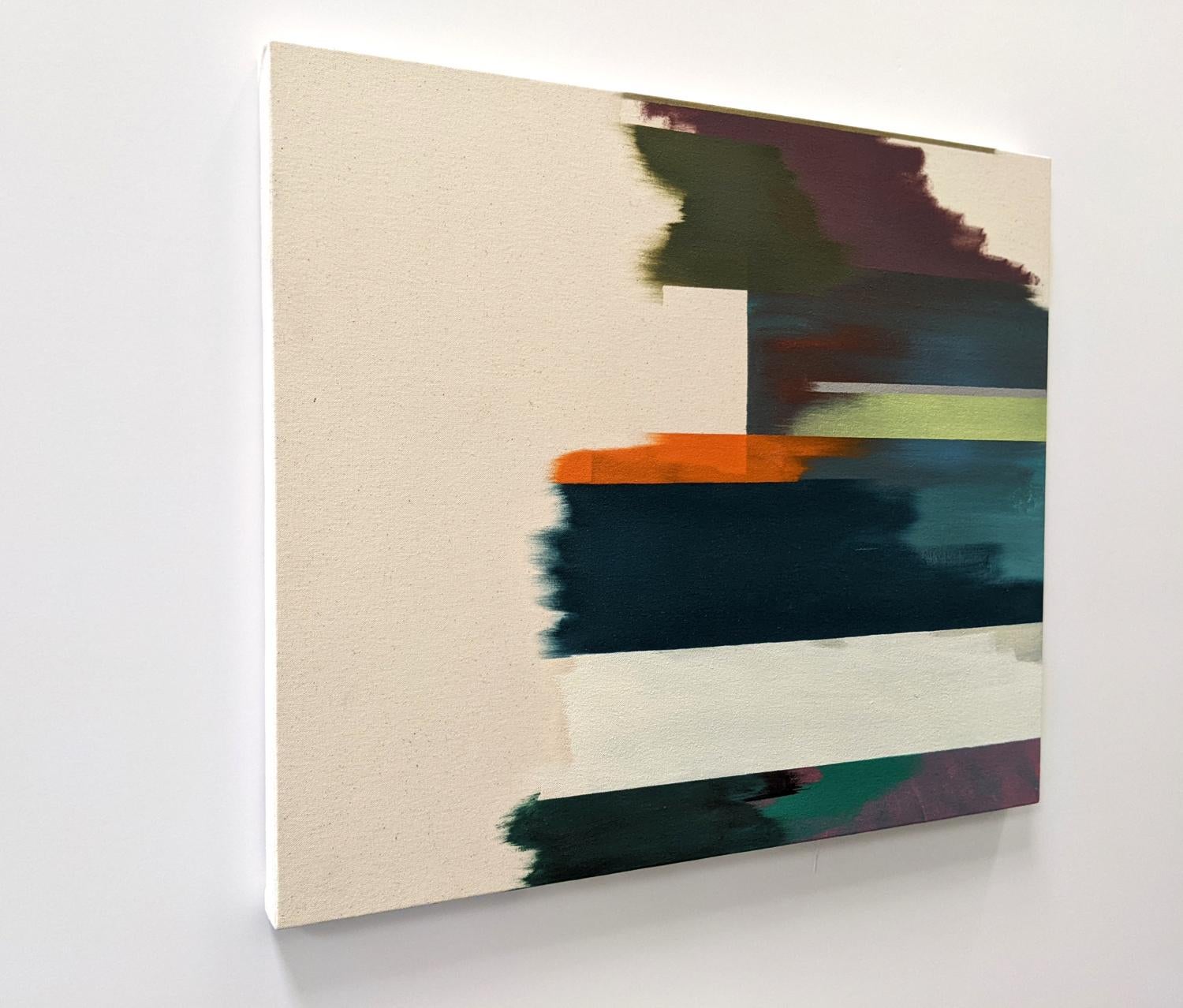 Con grande effetto, Mel Davis utilizza colori, forme e modelli per trasmettere emozioni in questa composizione astratta. La tavolozza è drammatica e ricca di tonalità di blu, verde, arancione e bordeaux. 

