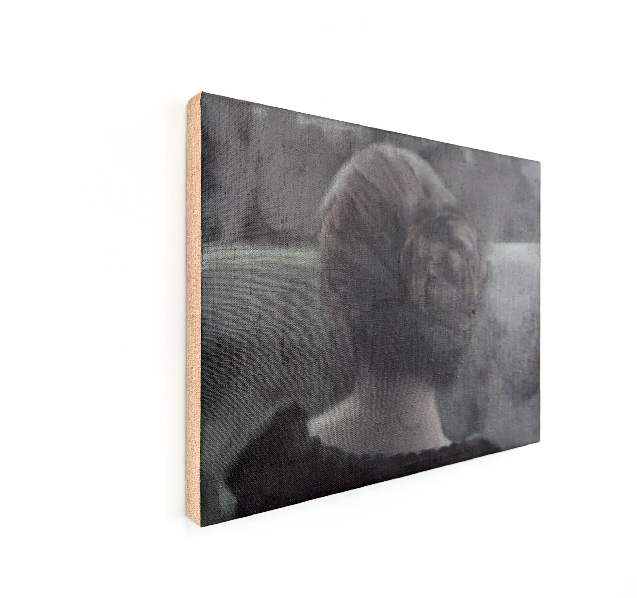 In attesa -  contemporaneo, ritratto, astratto figurativo, olio su lino - Figurative Painting Grigio di Mel Davis