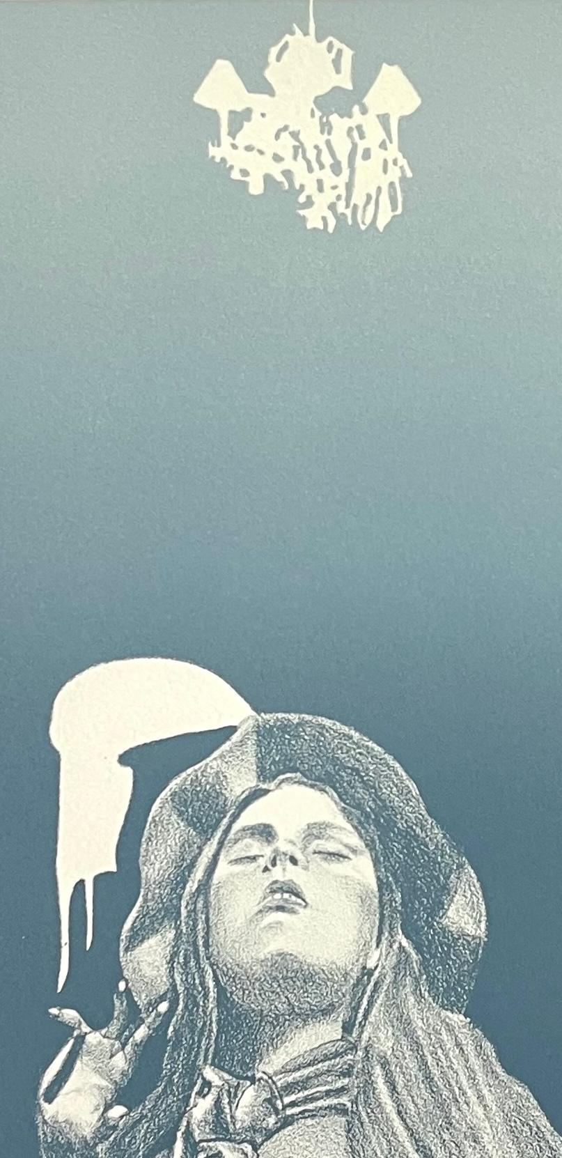 Giovane ragazza in posa sotto il lampadario, litografia su pietra disegnata a mano, blu ardesia - Nude Print Blu di Mel Ramos