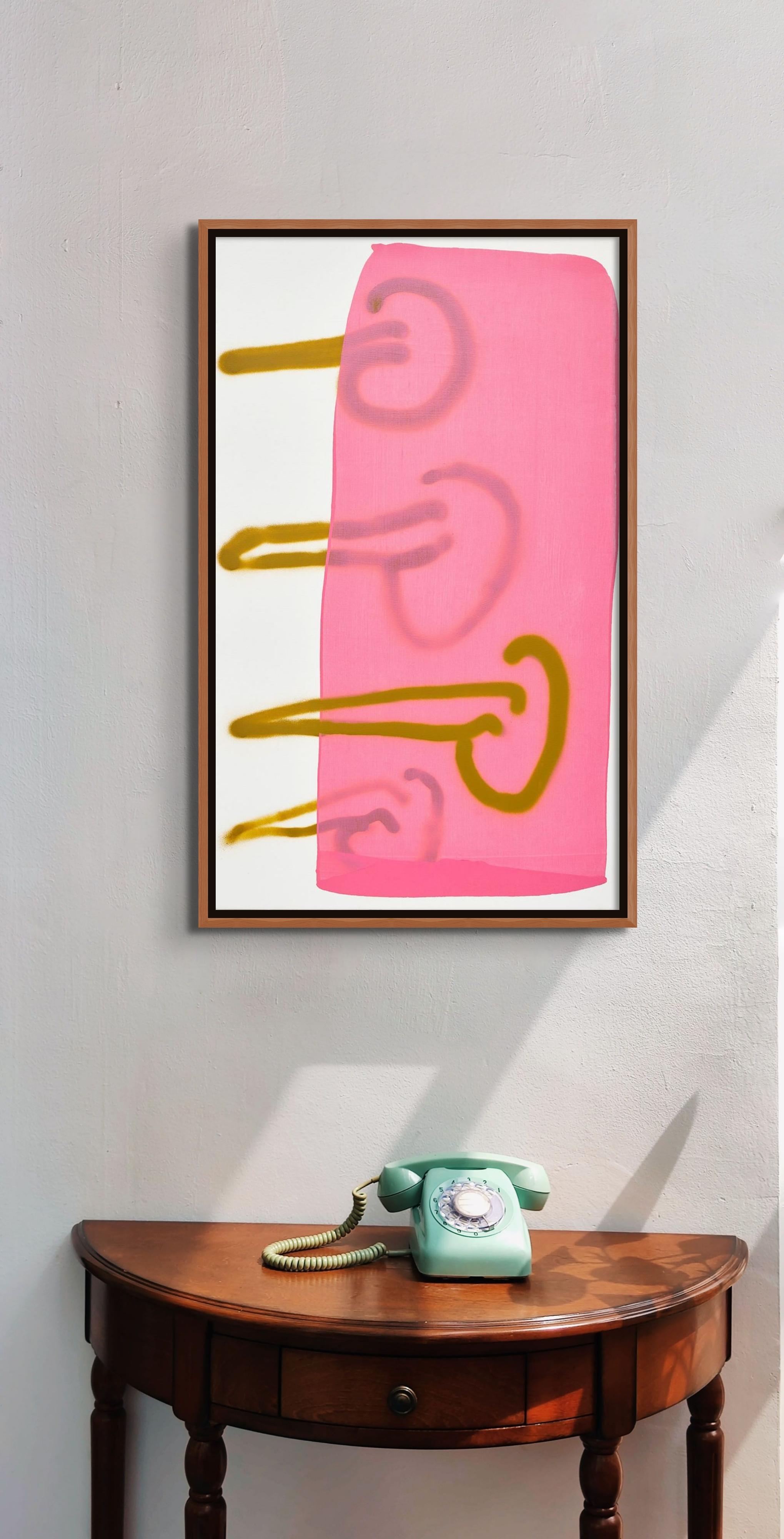 „“Misogyny“, zeitgenössische politische abstrakte Acryl- und Sprühfarbe in Rosa und Ockerfarbe im Angebot 1