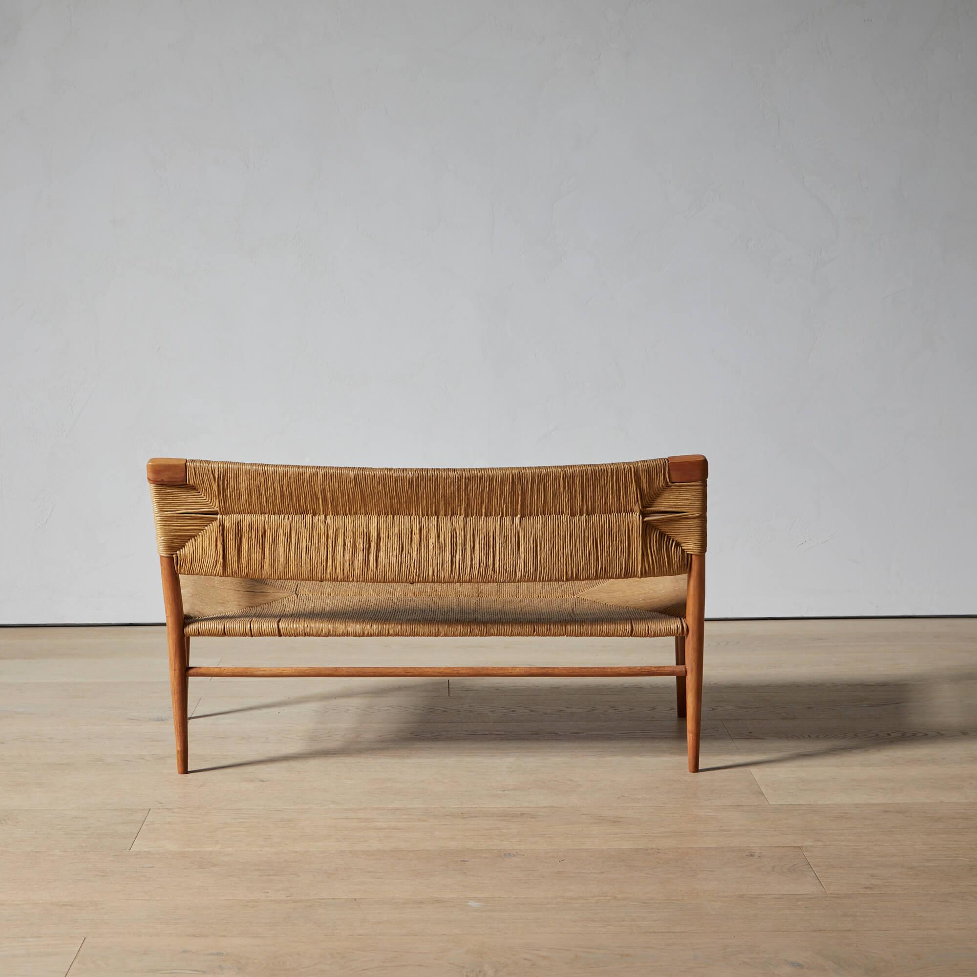 Banc Mel Smilow avec assise et dossier en jonc tissé Bon état - En vente à Long Island City, NY